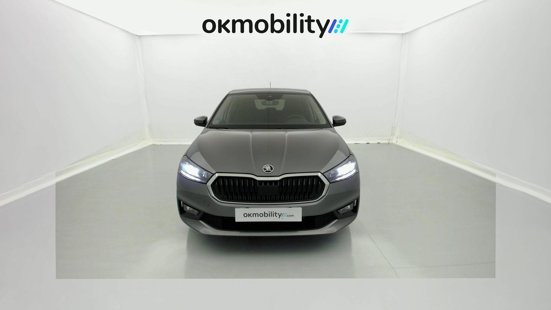 skoda fabia selection 1.0 MPI 80 2024 gris graphite 3