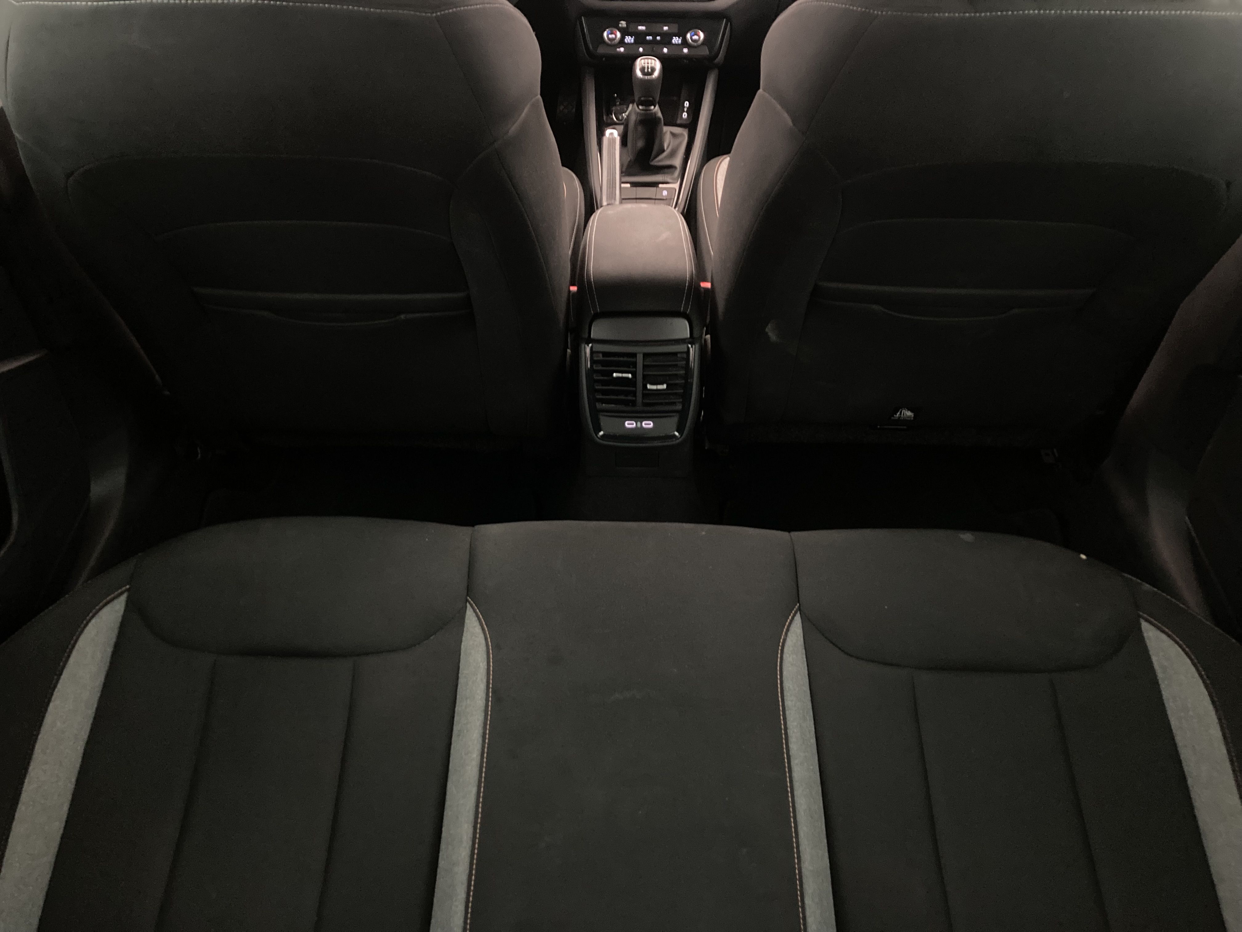 skoda kamiq selection 1.0 TSI 95 2024 rojo velvet 19