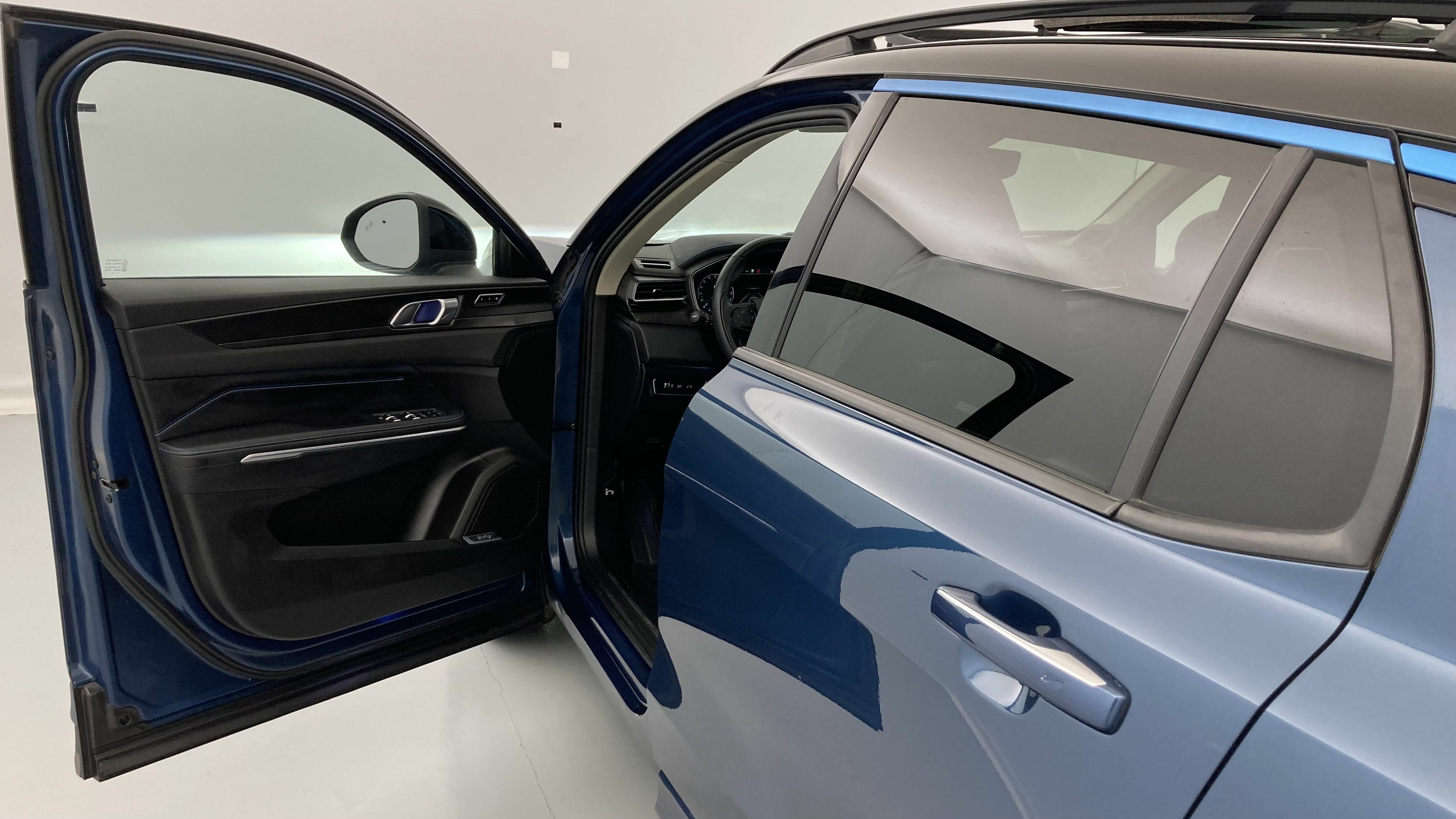 lynk&co 1 nv 1.5 PHEV 261 2022 blue 12