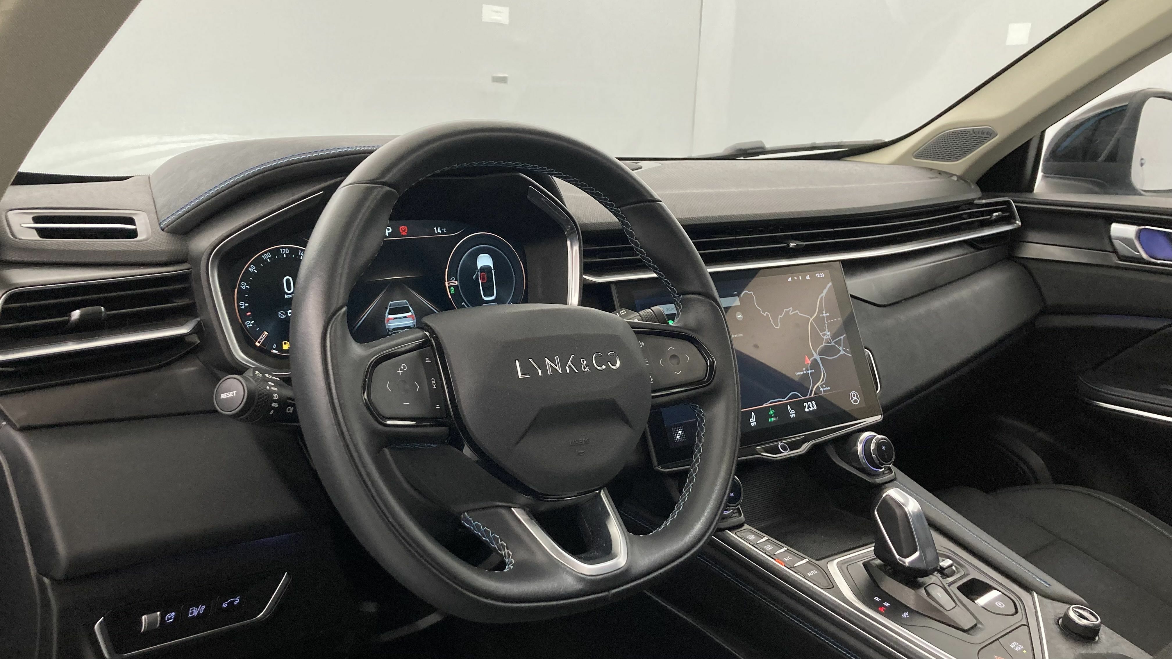 lynk&co 1 nv 1.5 PHEV 261 2022 blue 14