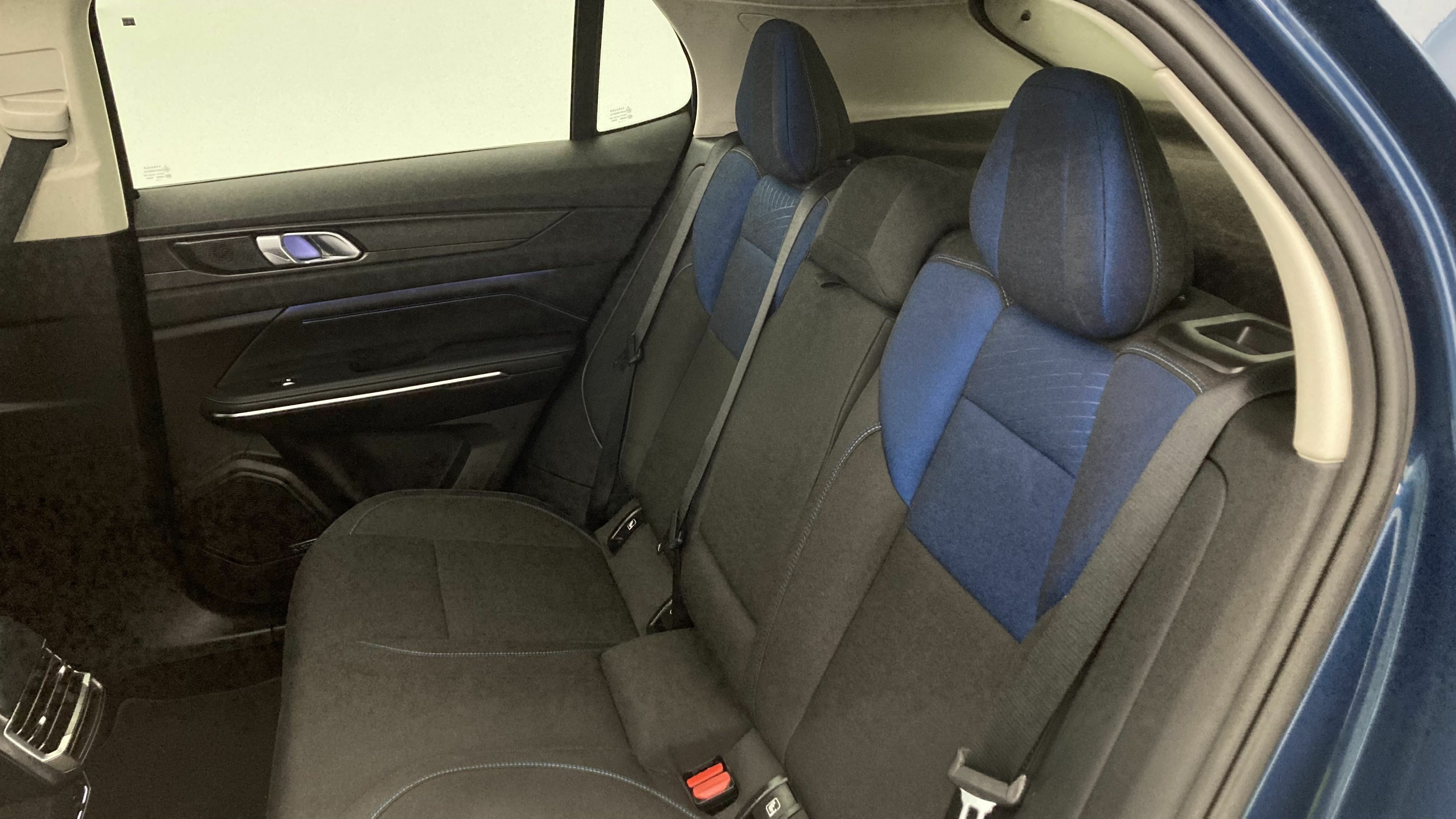 lynk&co 1 nv 1.5 PHEV 261 2022 blue 20