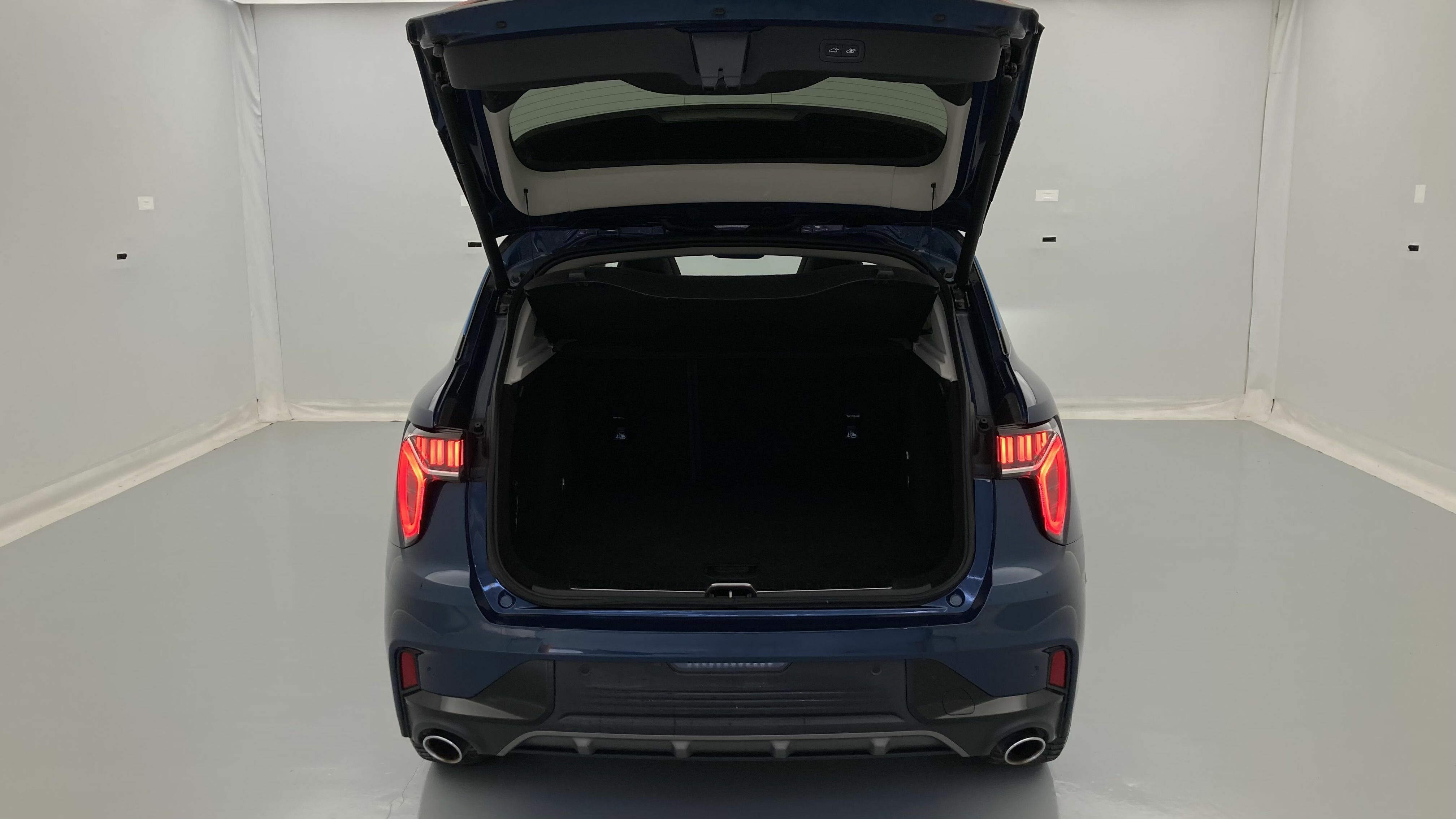 lynk&co 1 nv 1.5 PHEV 261 2022 blue 23