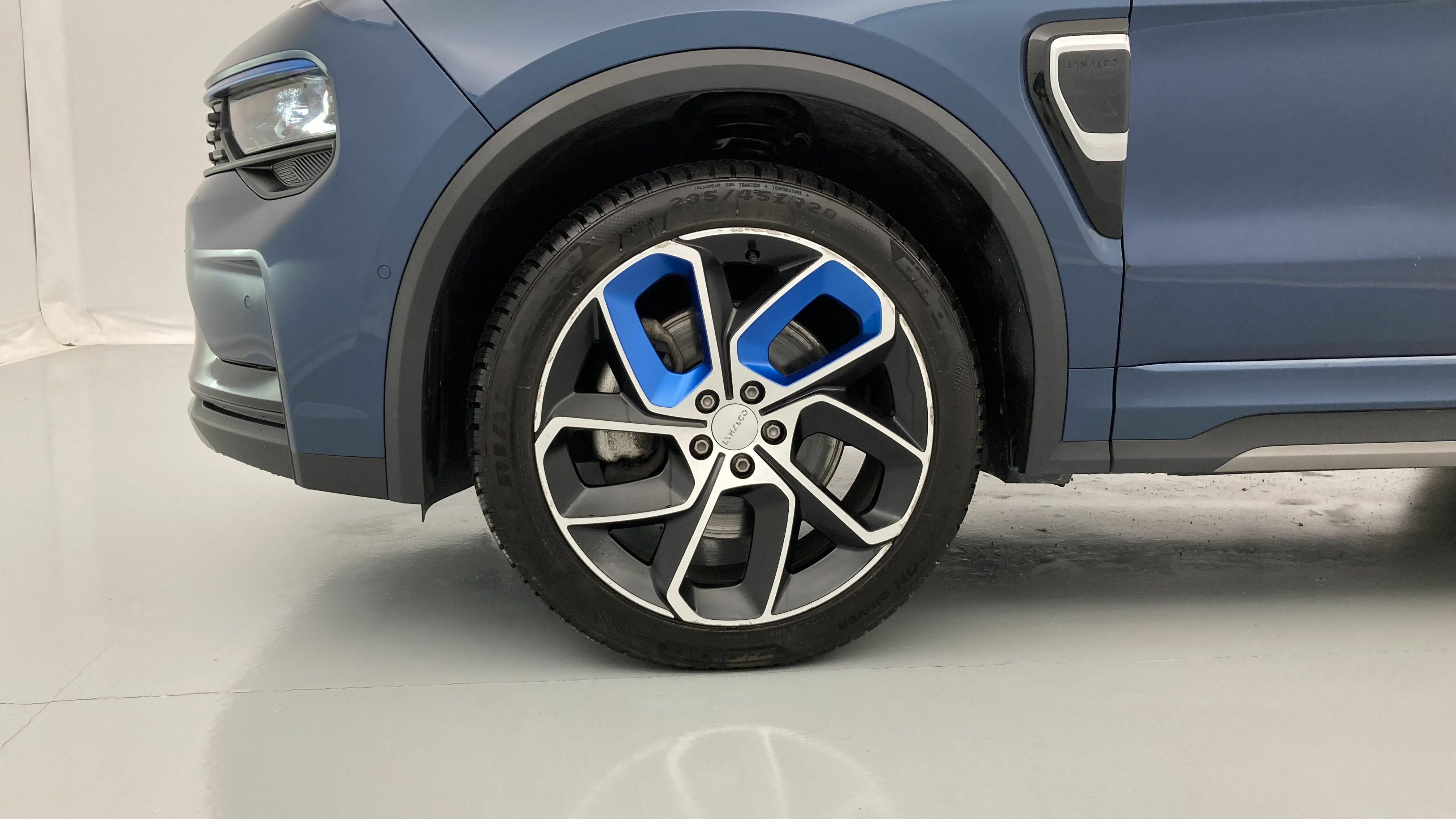 lynk&co 1 nv 1.5 PHEV 261 2022 blue 26
