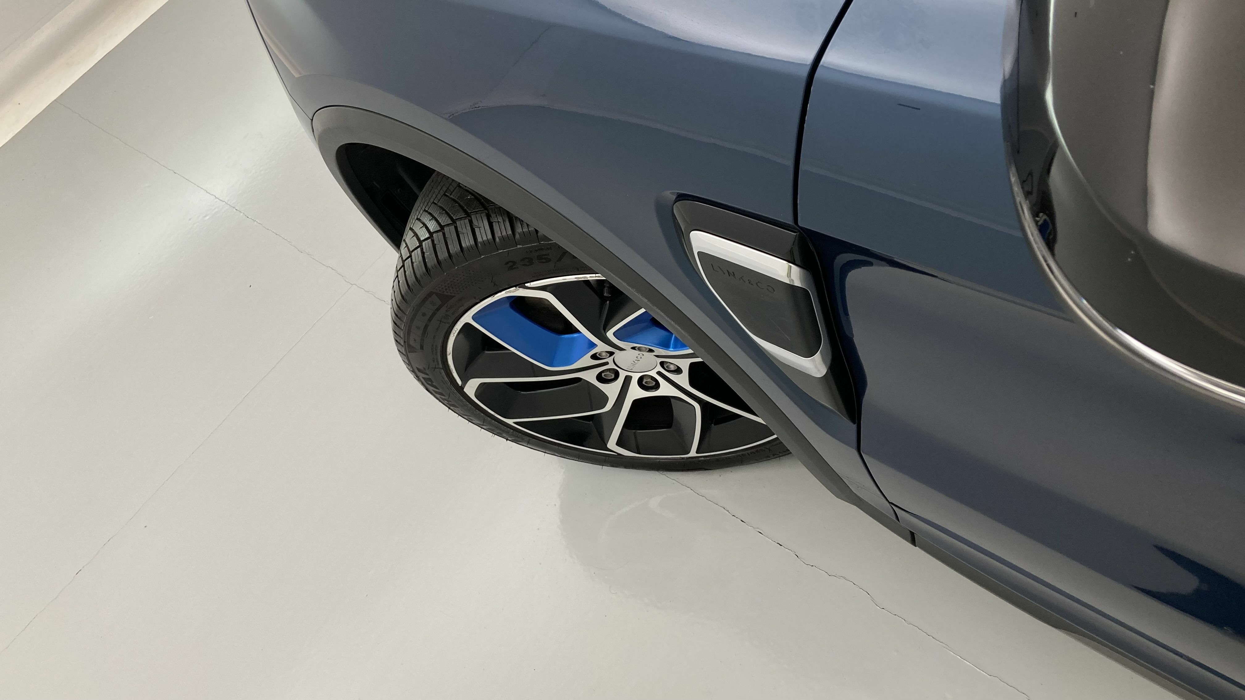 lynk&co 1 nv 1.5 PHEV 261 2022 blue 27