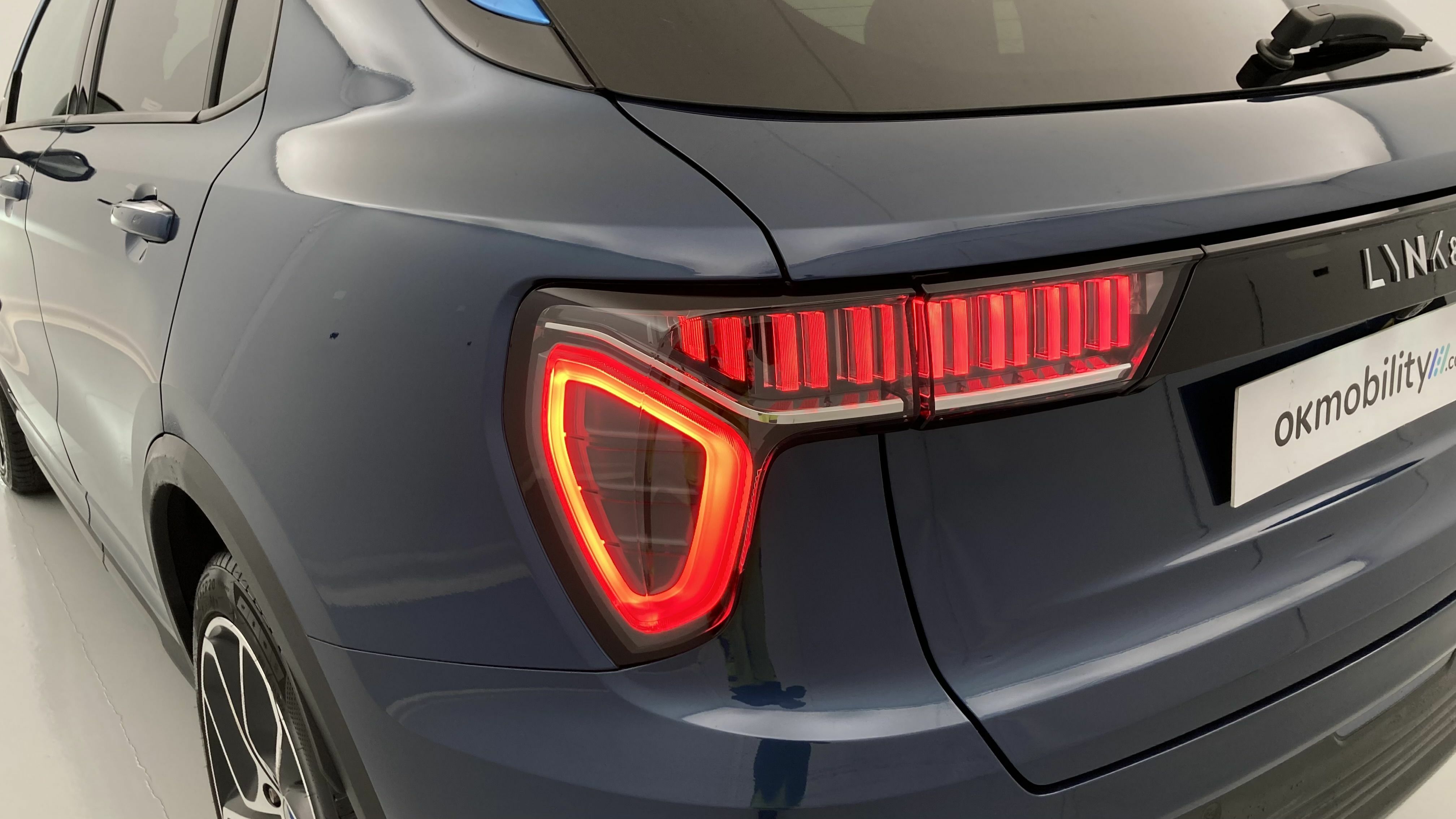 lynk&co 1 nv 1.5 PHEV 261 2022 blue 29