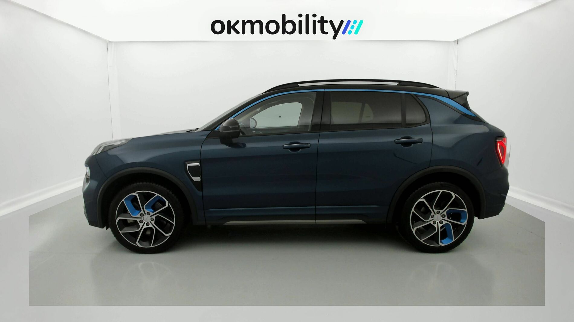 lynk&co 1 nv 1.5 PHEV 261 2022 blue 5