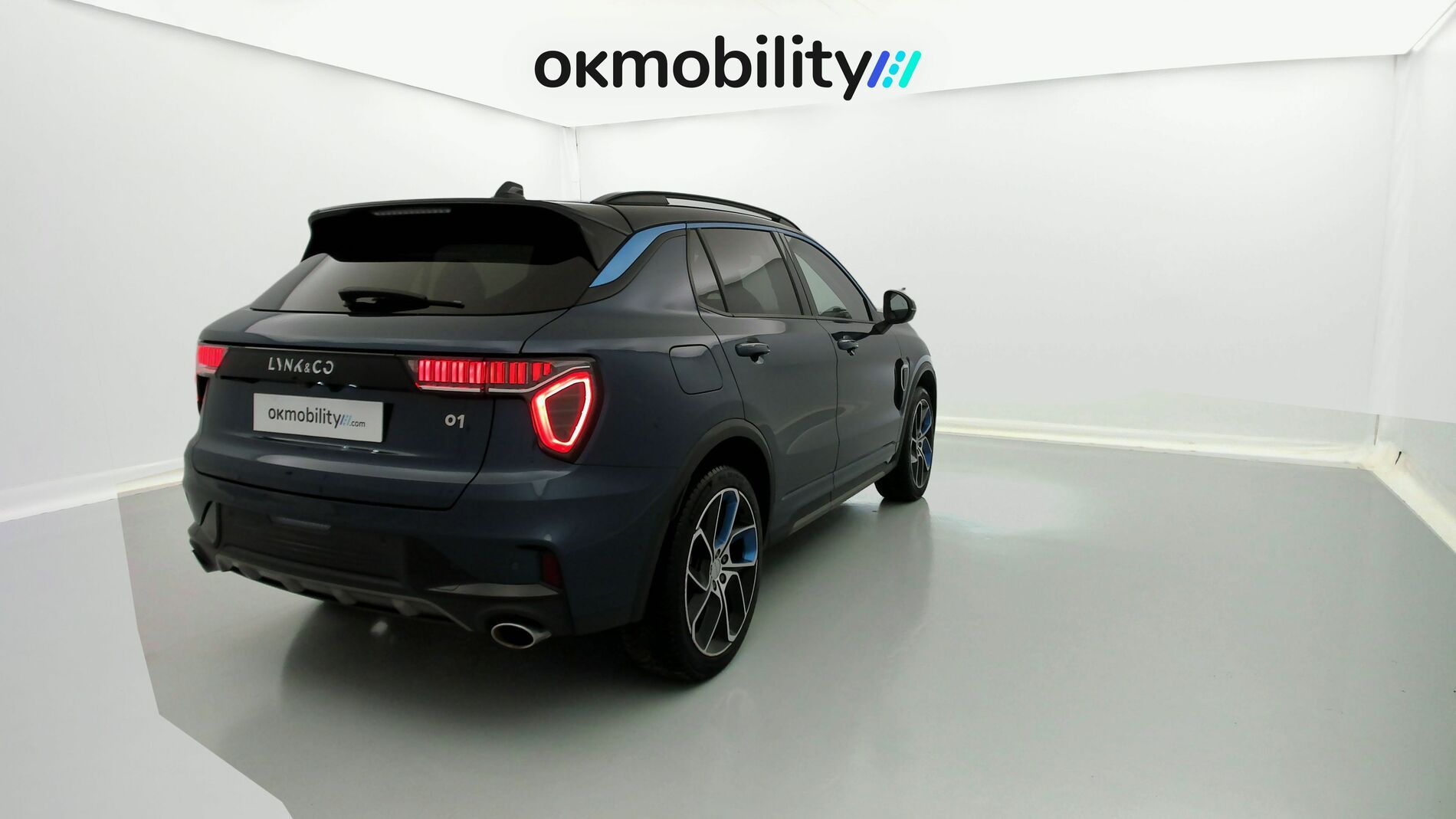 lynk&co 1 nv 1.5 PHEV 261 2022 blue 10
