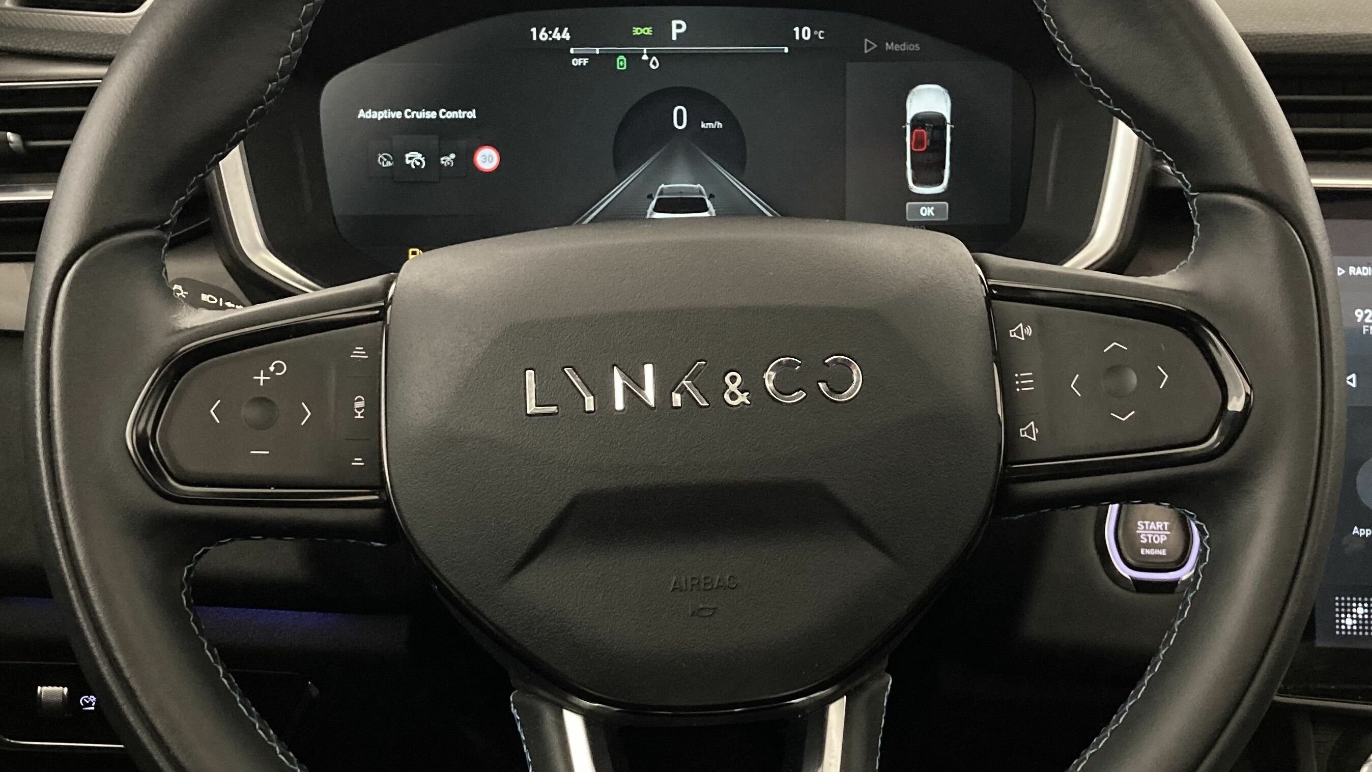 lynk&co 1 nv 1.5 PHEV 261 2022 black 16