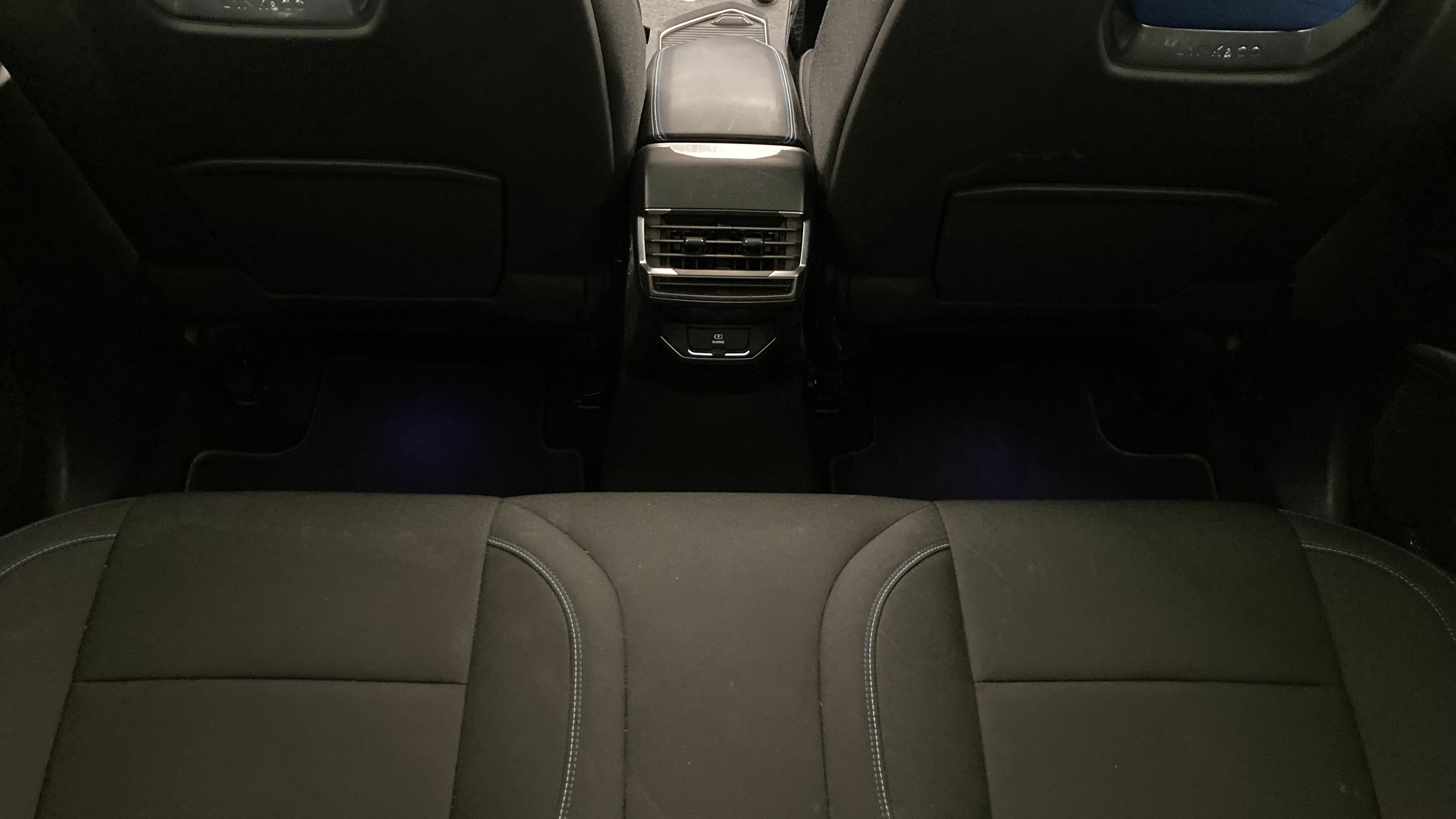 lynk&co 1 nv 1.5 PHEV 261 2022 black 21