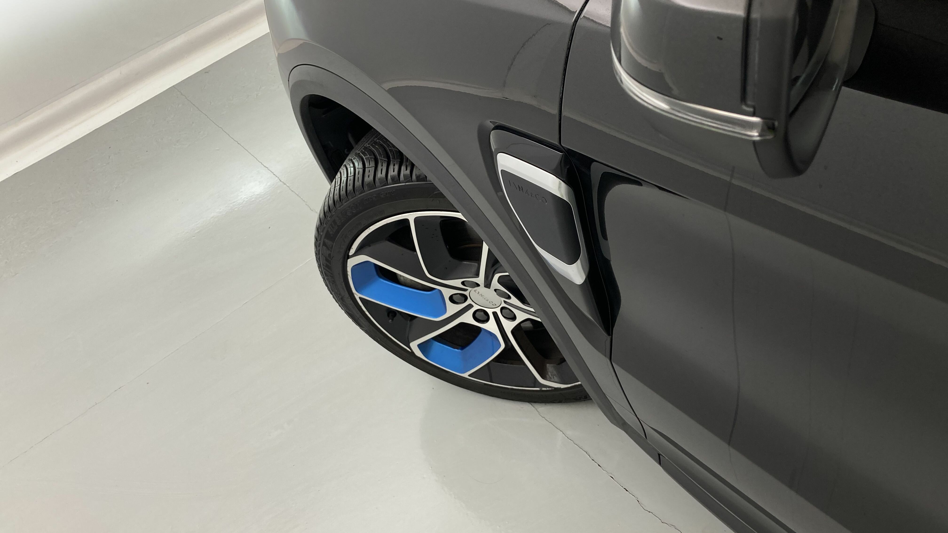 lynk&co 1 nv 1.5 PHEV 261 2022 black 27