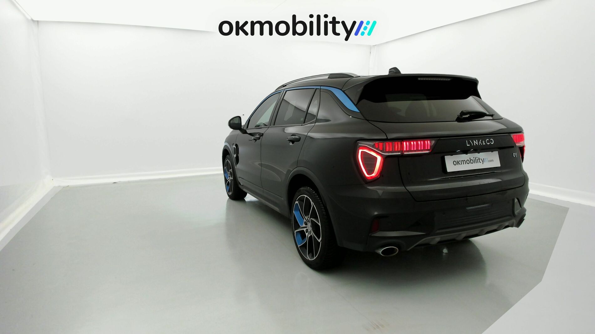 lynk&co 1 nv 1.5 PHEV 261 2022 black 8