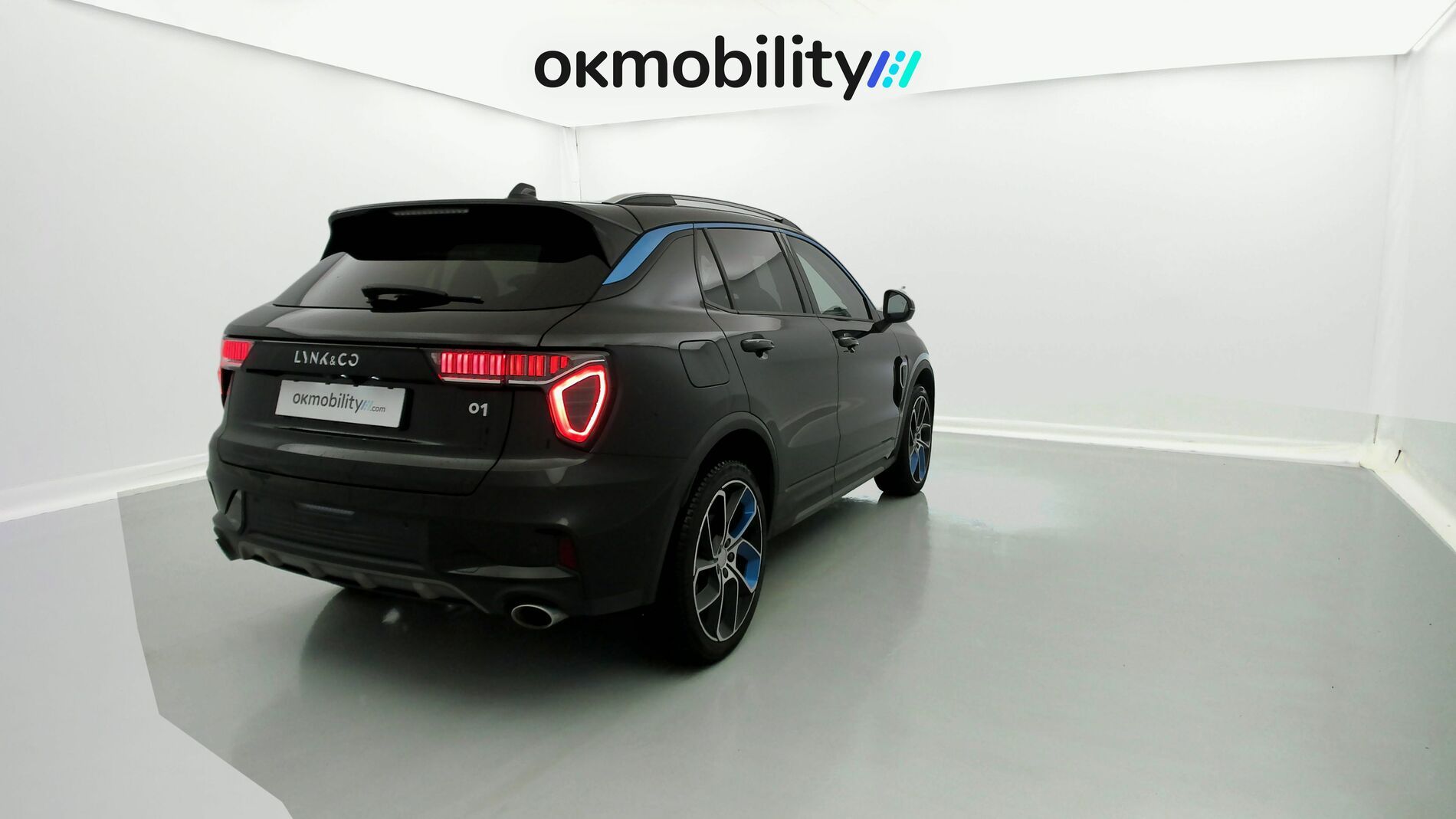 lynk&co 1 nv 1.5 PHEV 261 2022 black 10