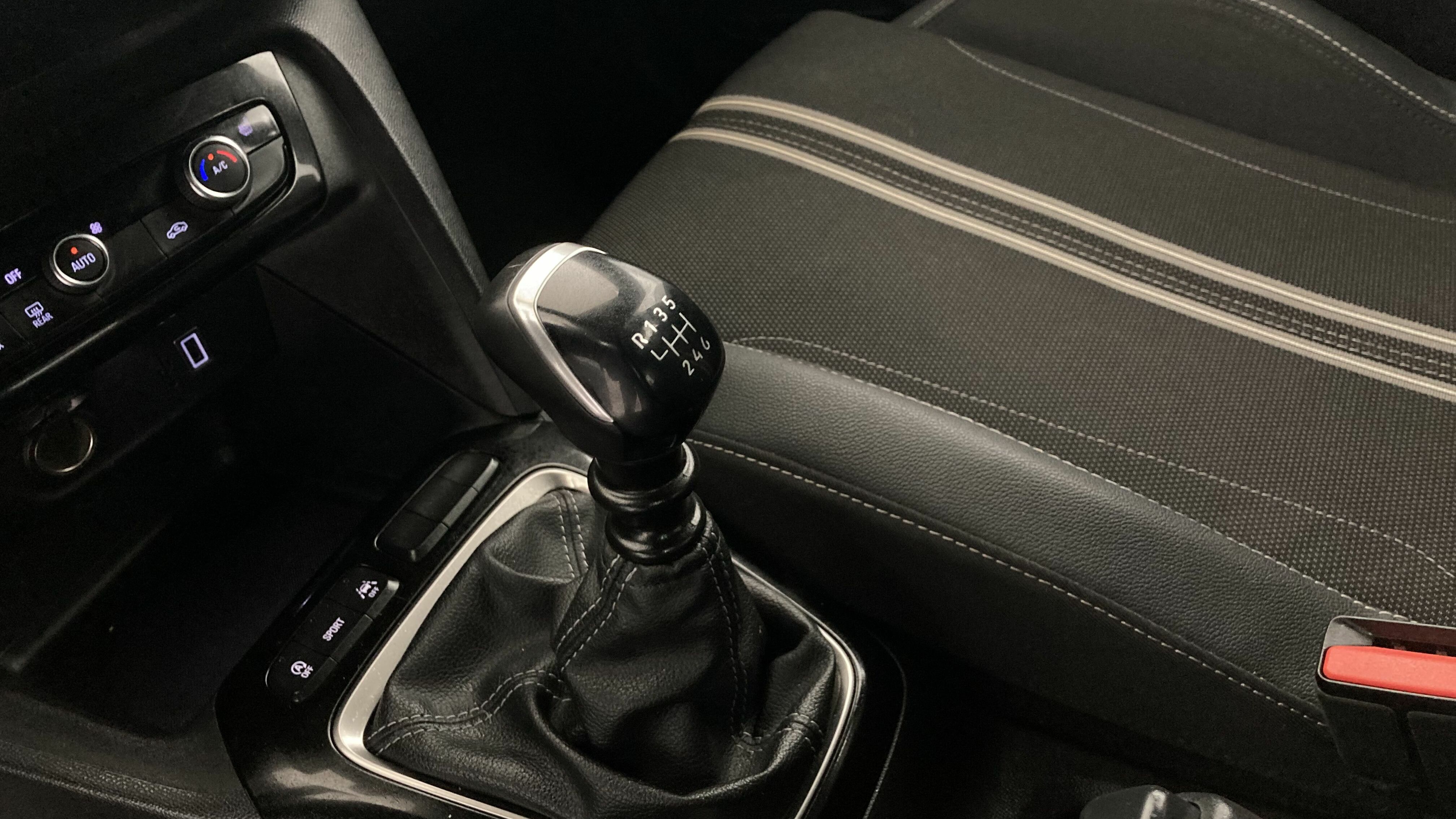 opel corsa gs 1.2T 100 2024 karbon black 19