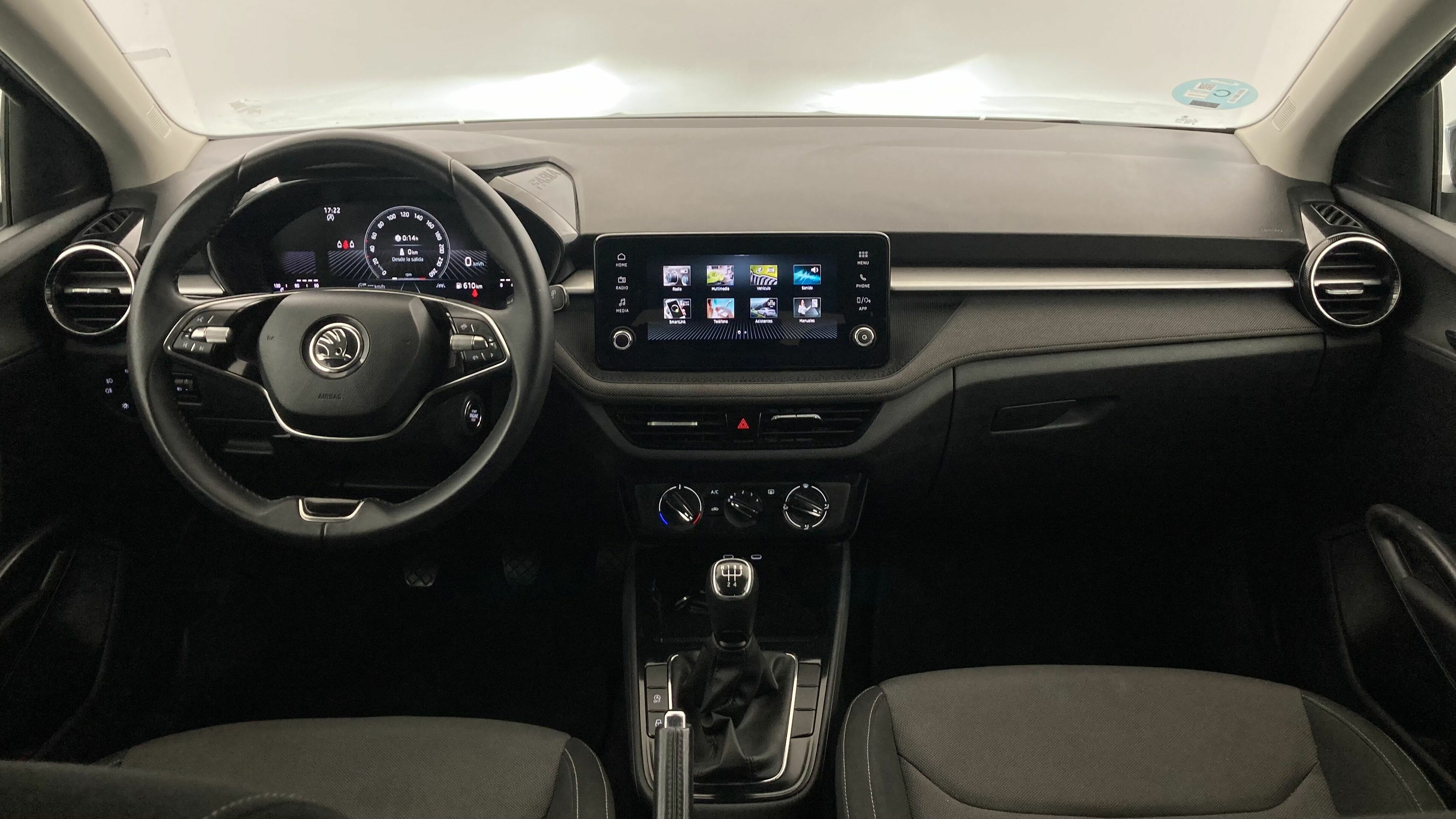 skoda fabia selection 1.0 MPI 80 2024 gris graphite 16