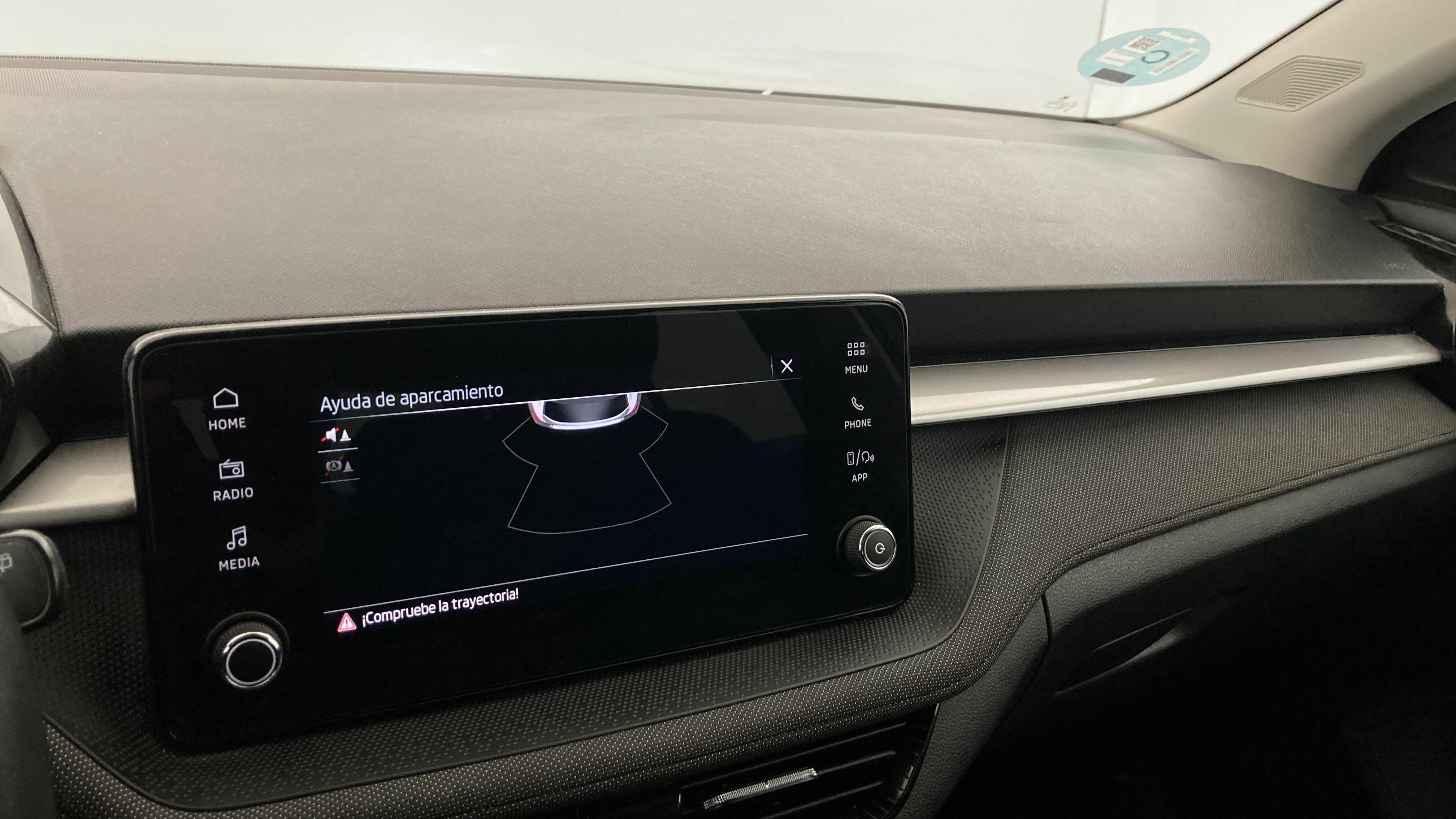 skoda fabia selection 1.0 MPI 80 2024 gris graphite 19