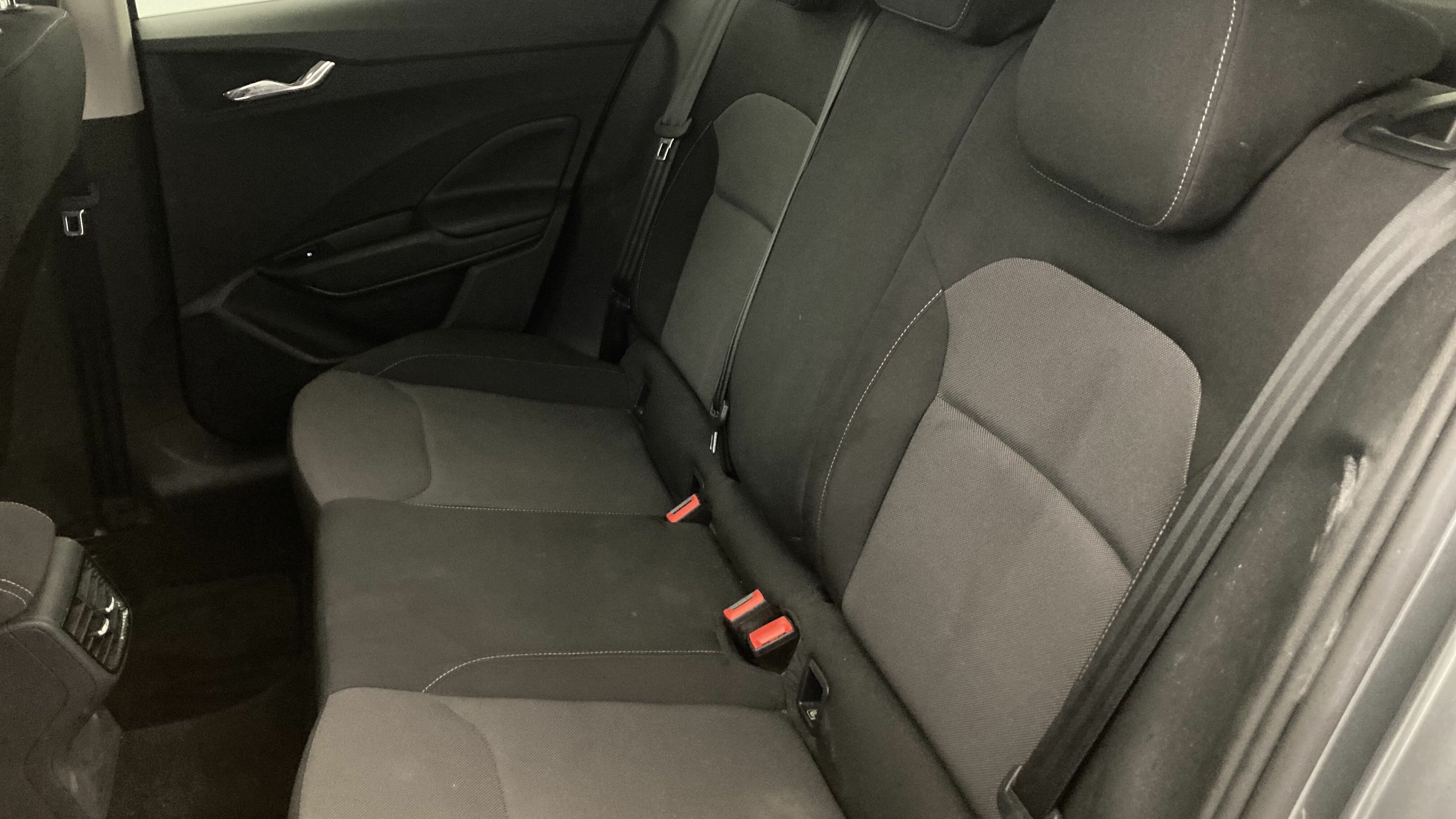 skoda fabia selection 1.0 MPI 80 2024 gris graphite 21