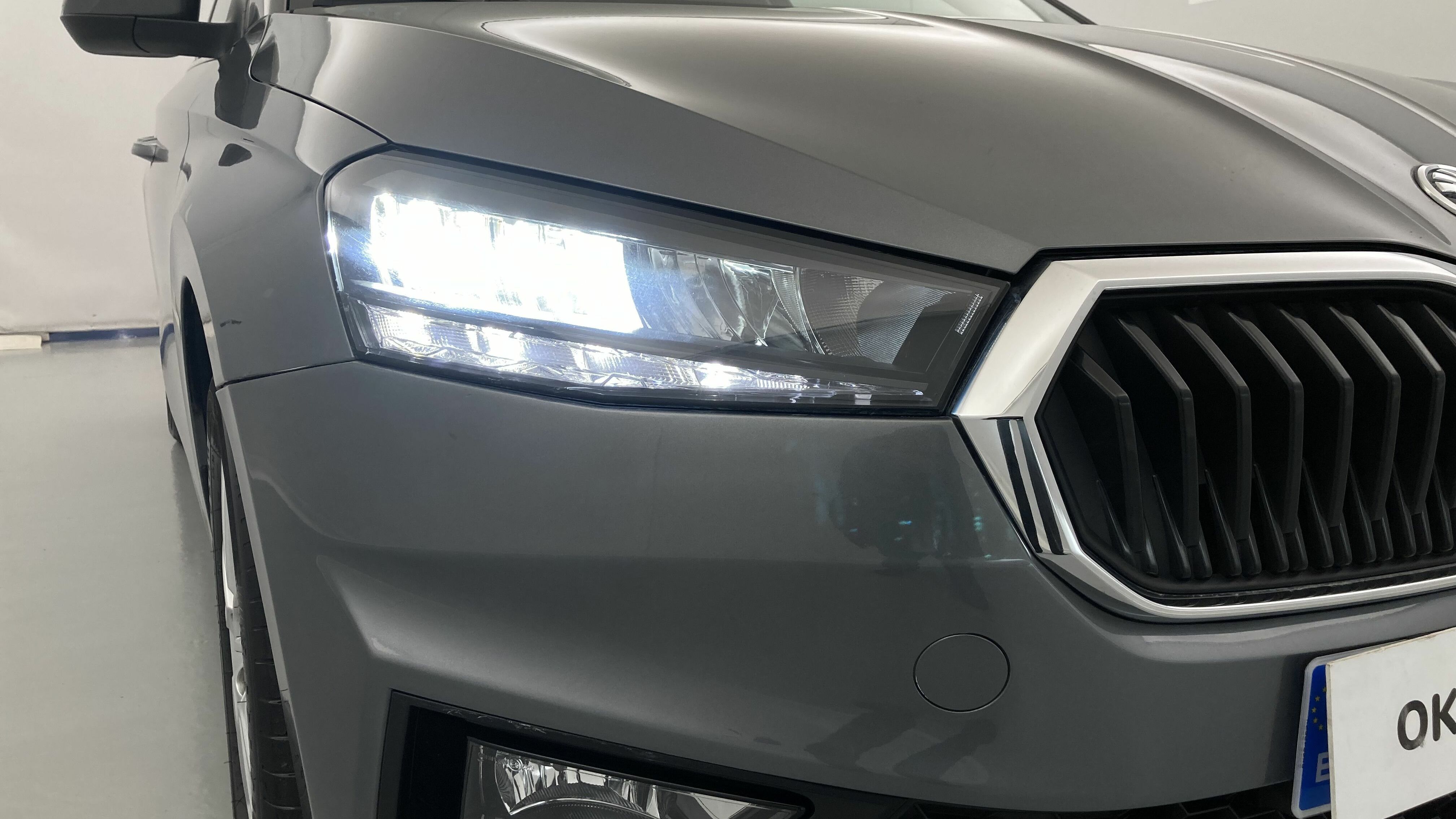 skoda fabia selection 1.0 MPI 80 2024 gris graphite 29