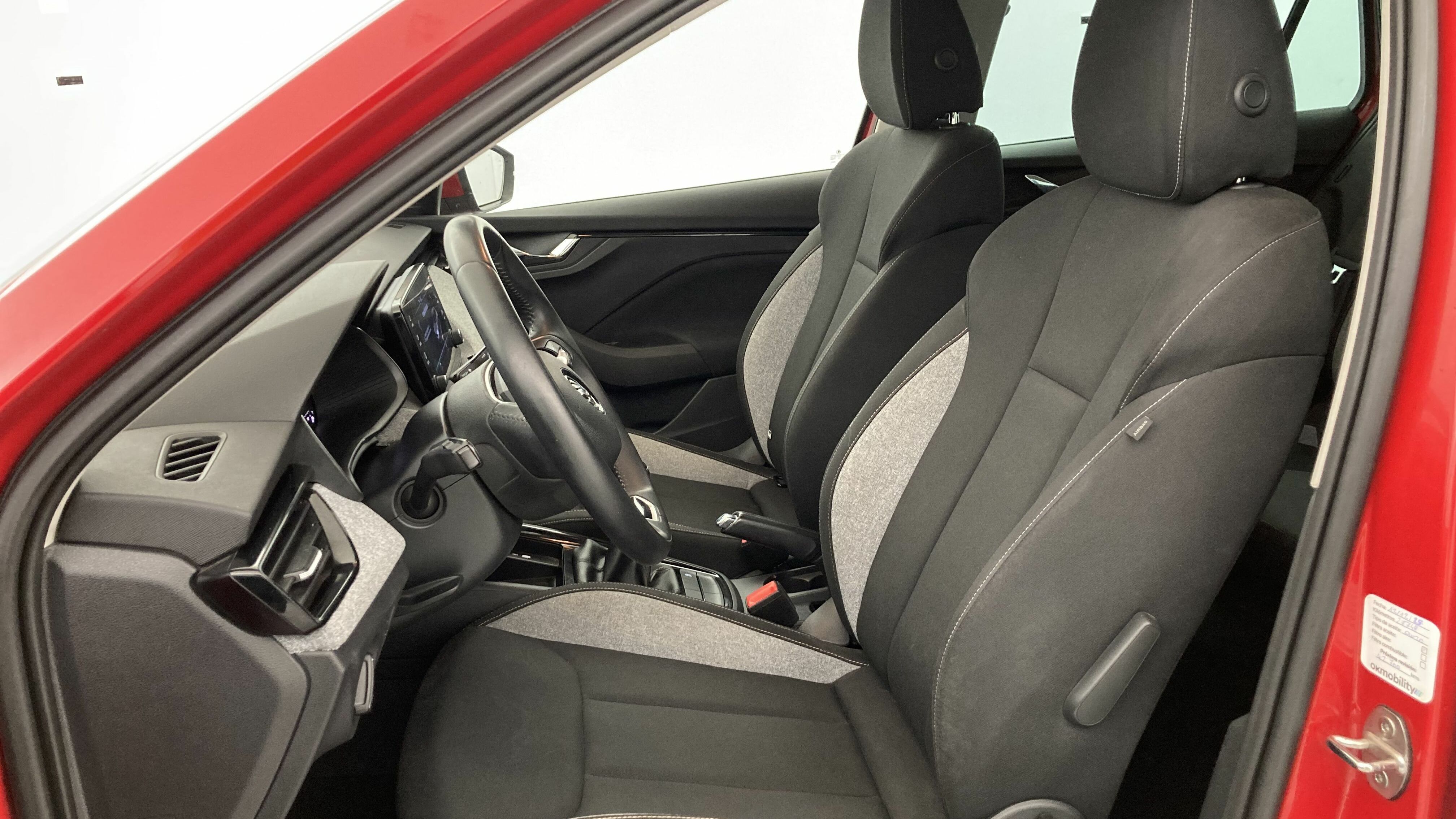 skoda kamiq selection 1.0 TSI 95 2024 rojo velvet 14