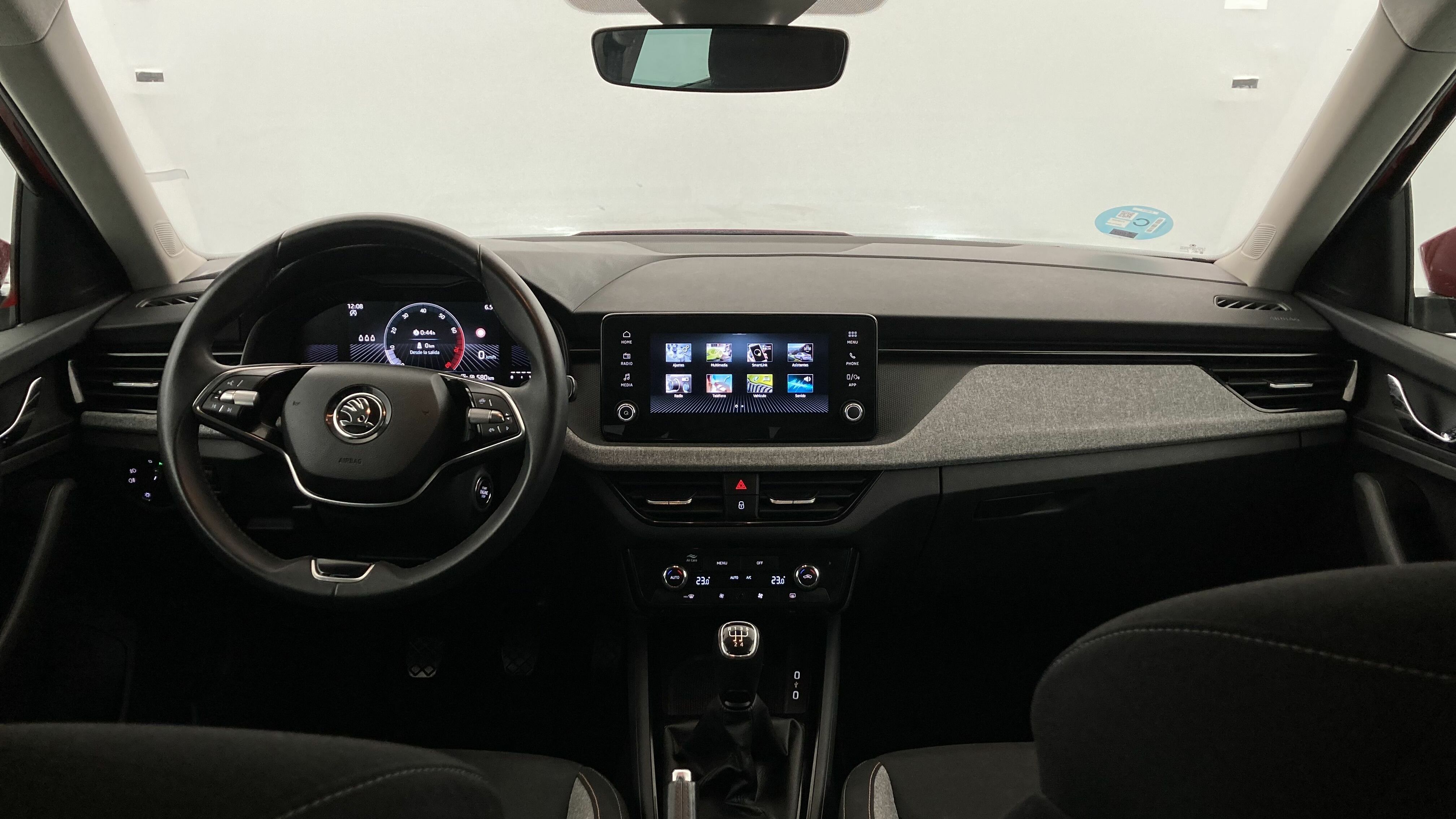 skoda kamiq selection 1.0 TSI 95 2024 rojo velvet 16