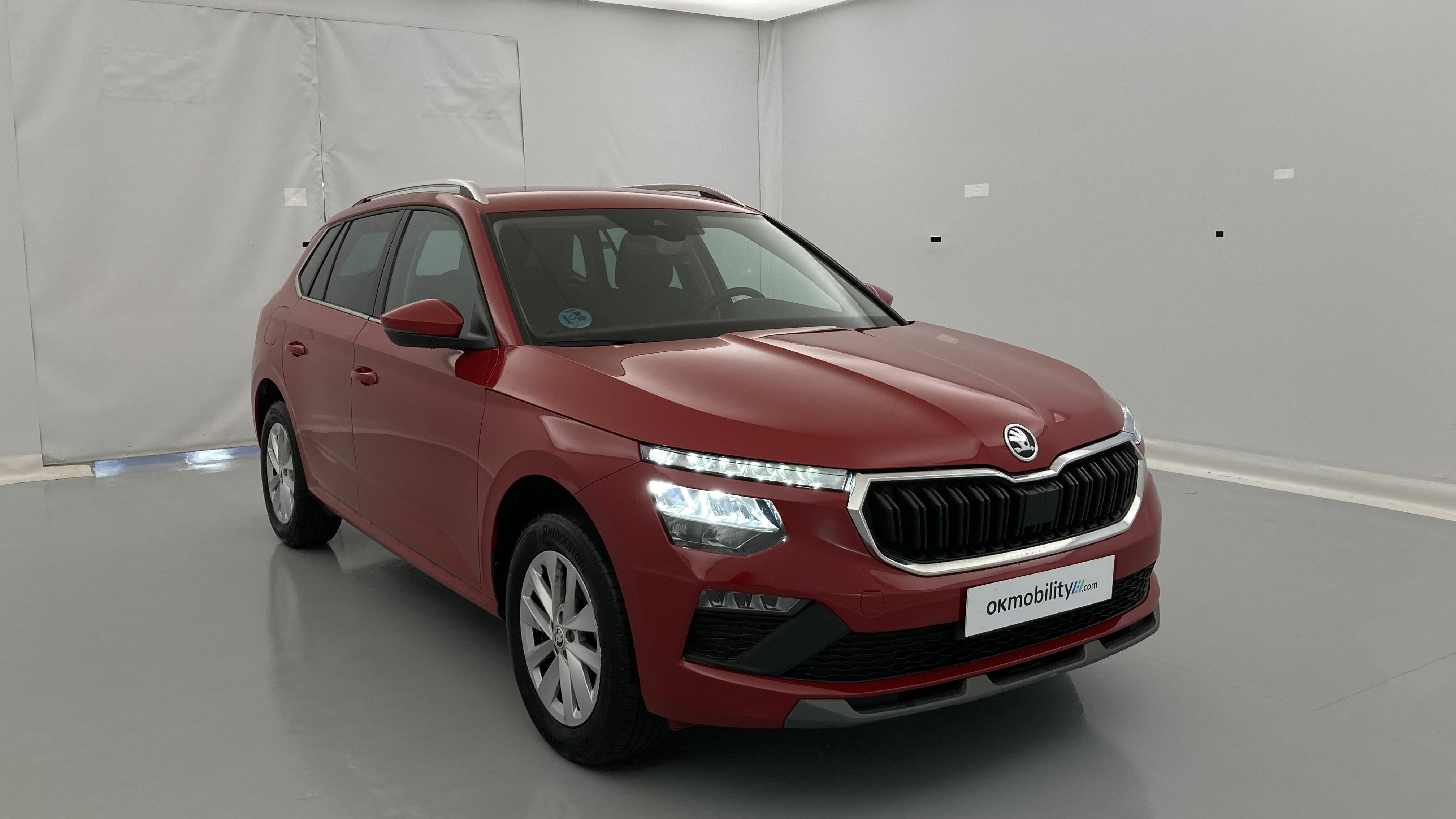 skoda kamiq selection 1.0 TSI 95 2024 rojo velvet 23