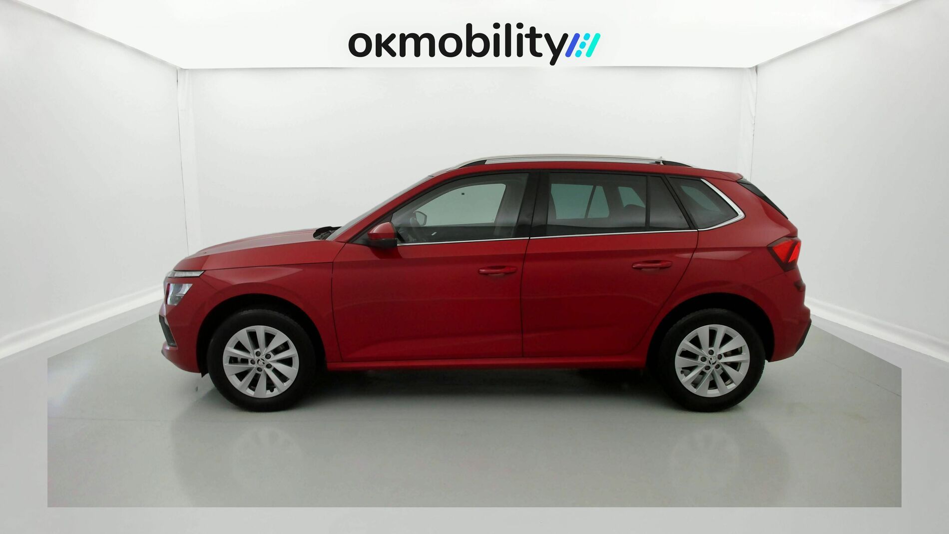 skoda kamiq selection 1.0 TSI 95 2024 rojo velvet 7