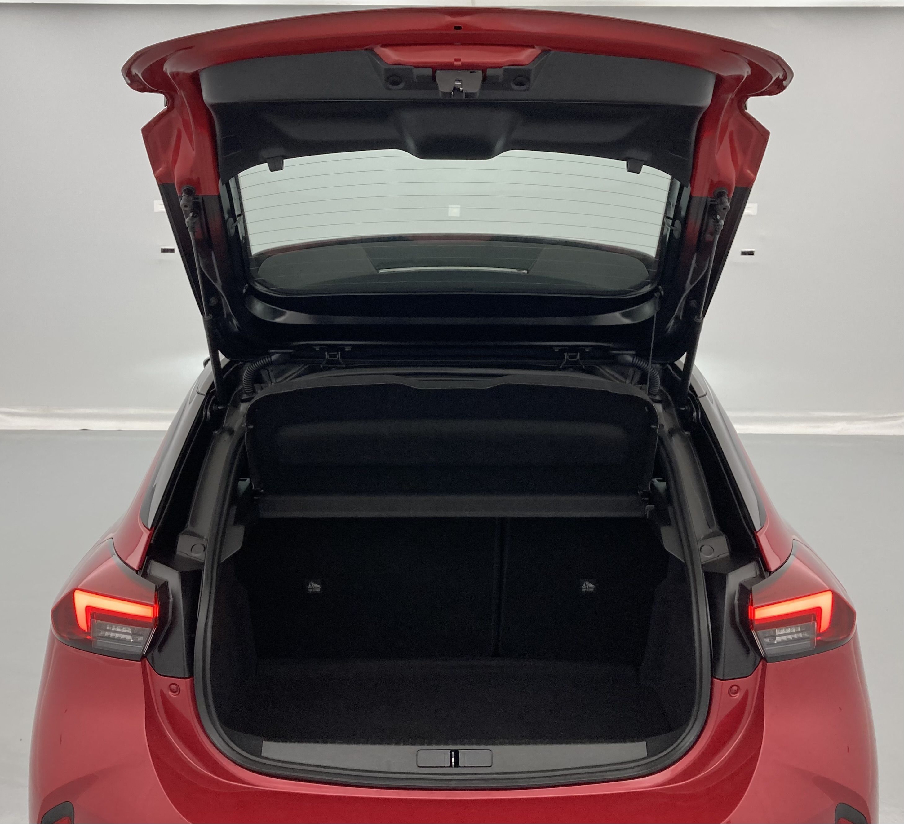 opel corsa gs 1.2T 100 2024 kardio red 26