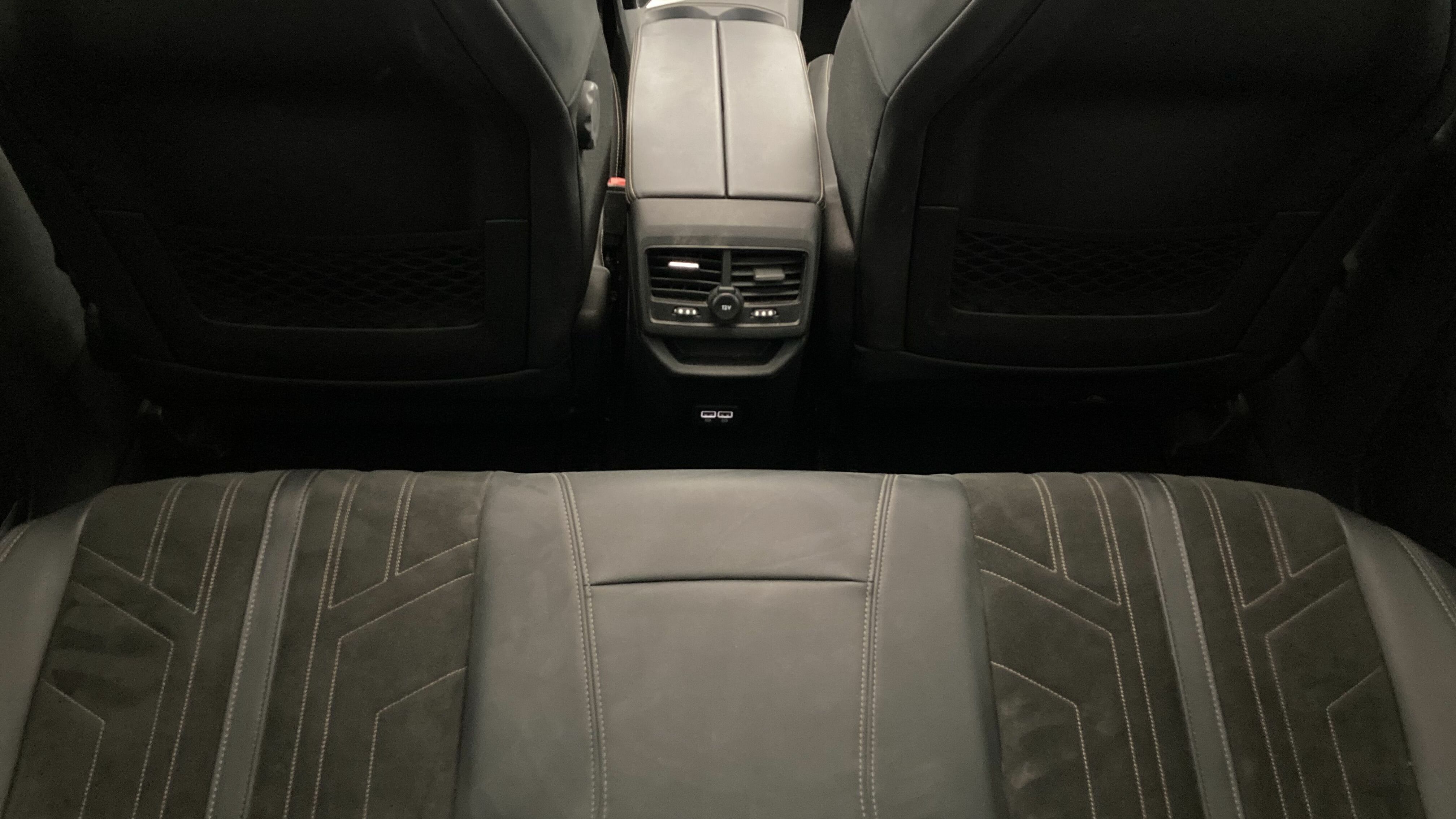 peugeot 3008 gt pack 1.6 HYBRID 300 EAT PHEV 2022 gris artense / negro 22