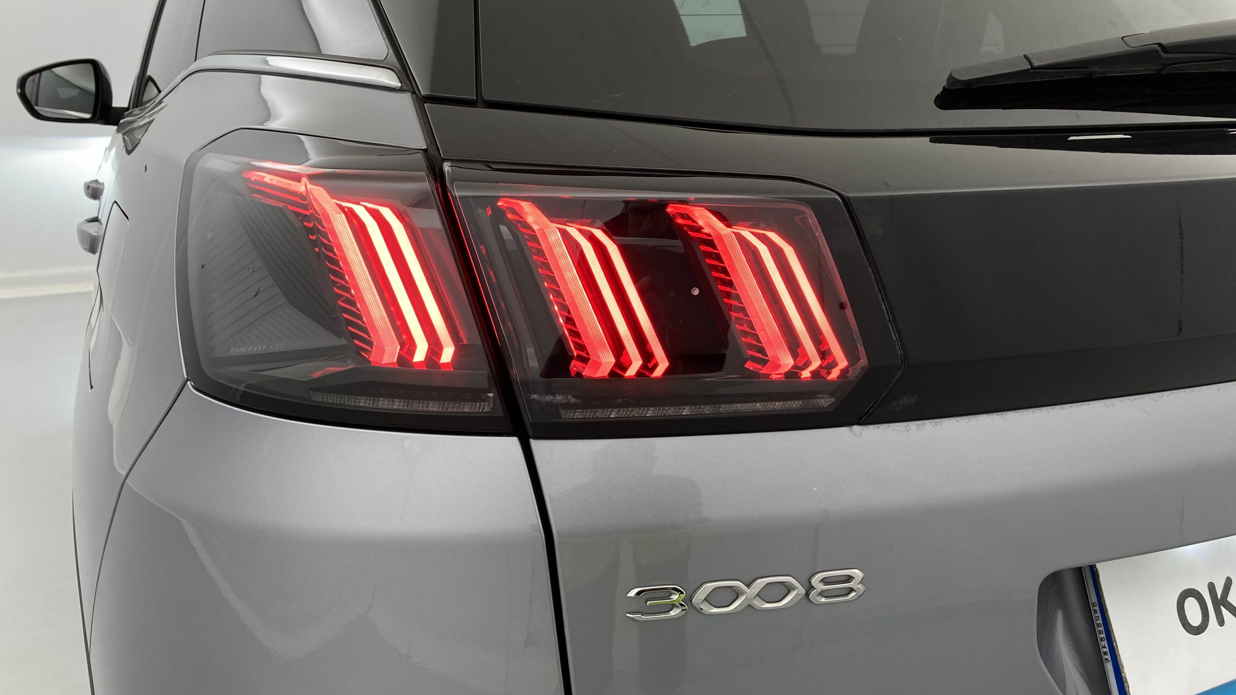 peugeot 3008 gt pack 1.6 HYBRID 300 EAT PHEV 2022 gris artense / negro 30