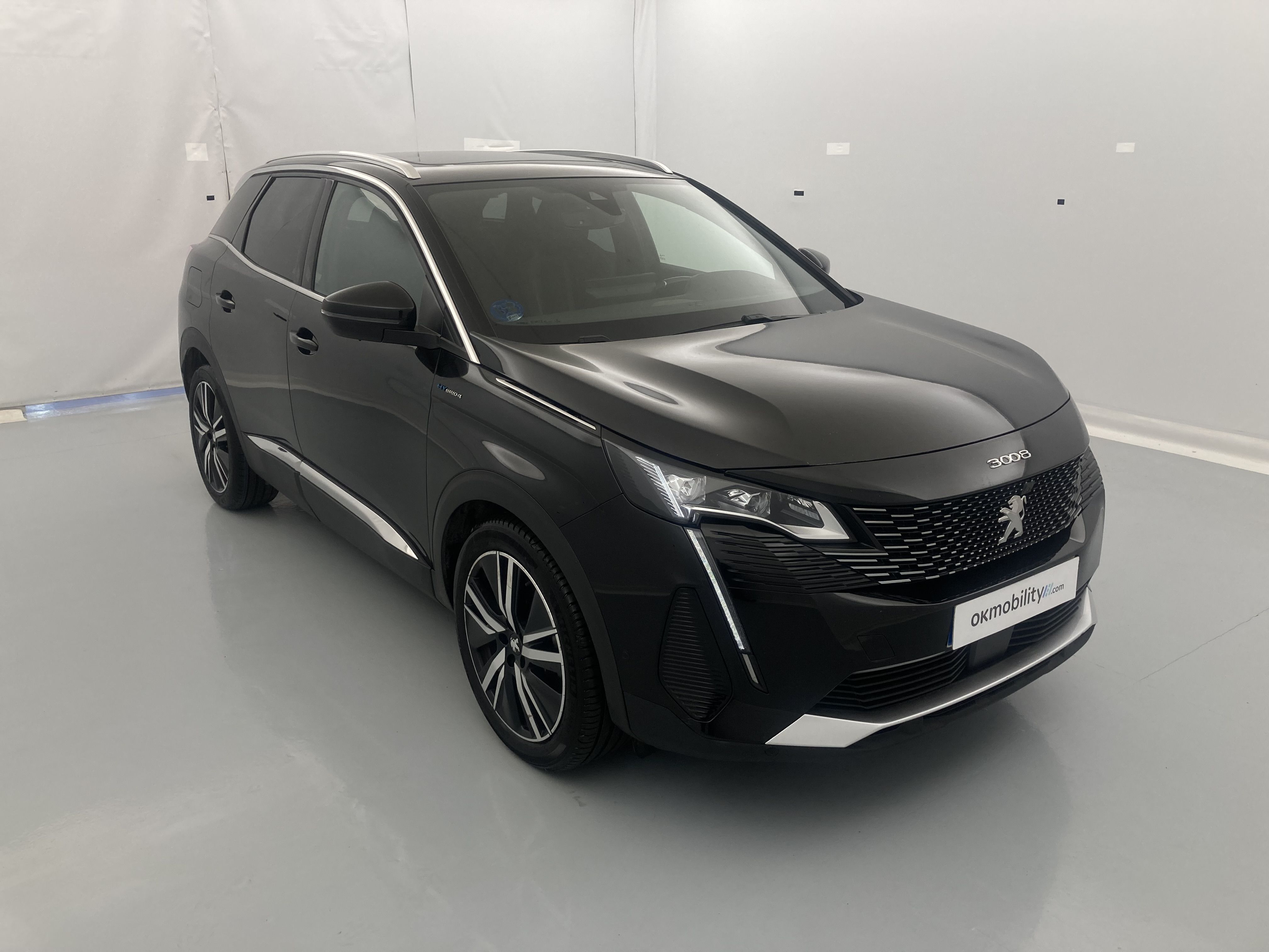 peugeot 3008 gt pack 1.6 HYBRID 300 EAT PHEV 2022 negro perla nera 12