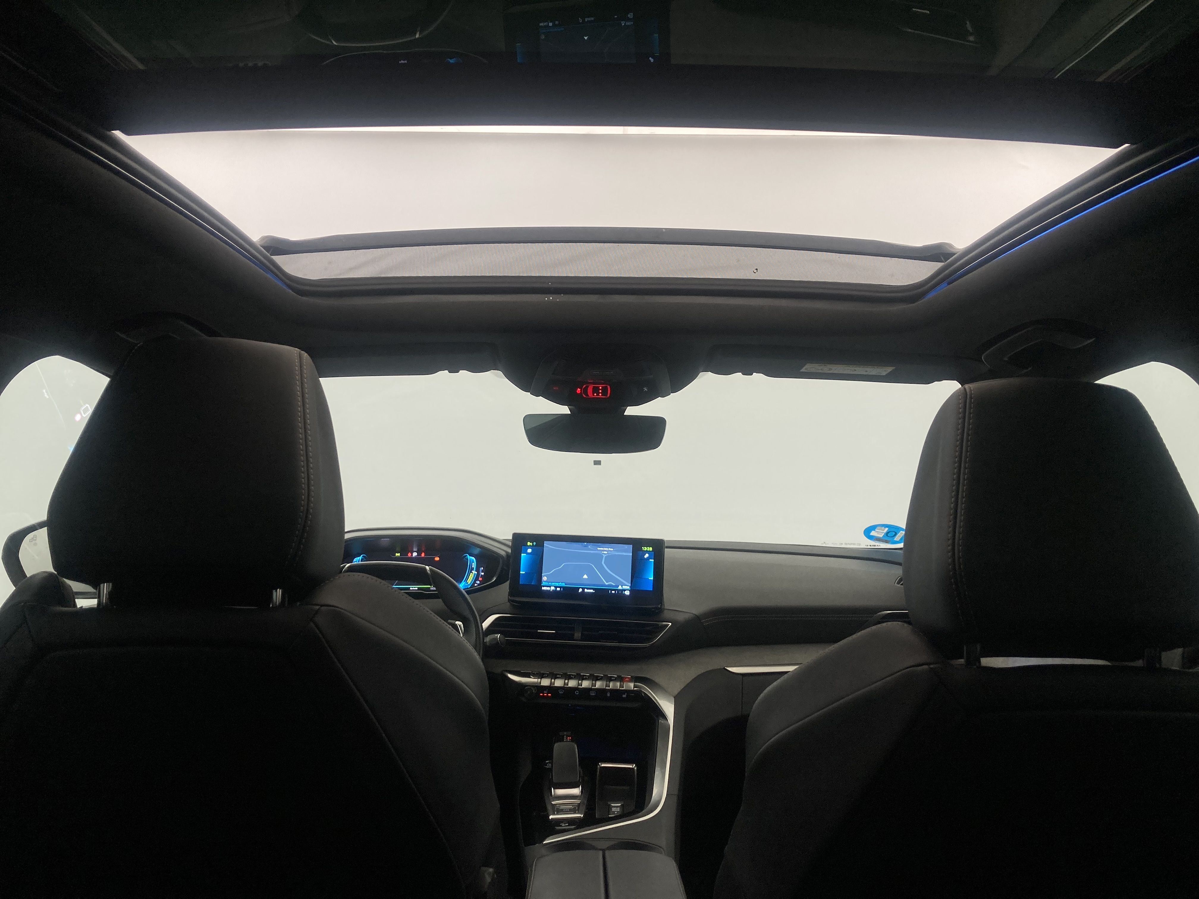 peugeot 3008 gt pack 1.6 HYBRID 300 EAT PHEV 2022 negro perla nera 13