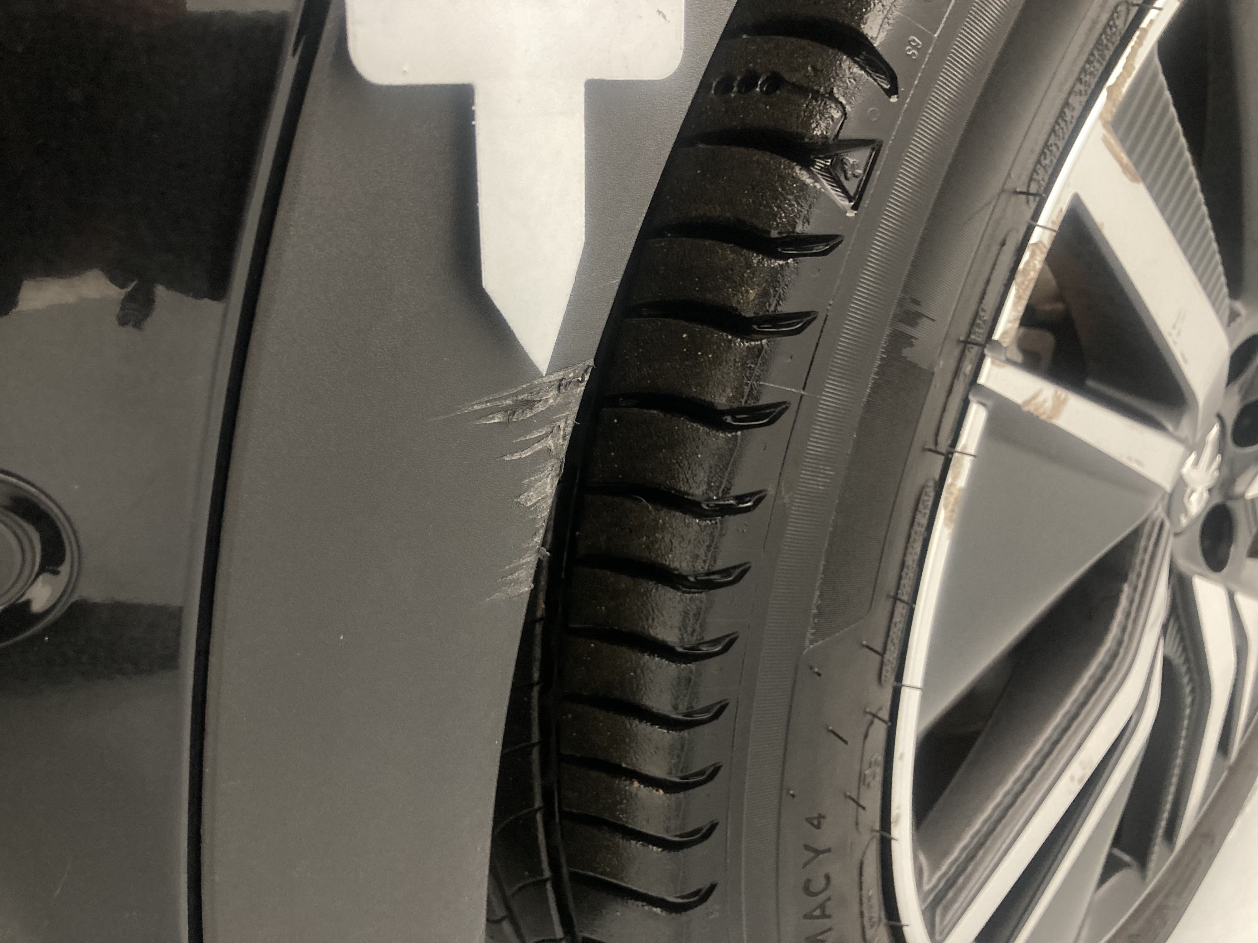 peugeot 3008 gt pack 1.6 HYBRID 300 EAT PHEV 2022 negro perla nera 18