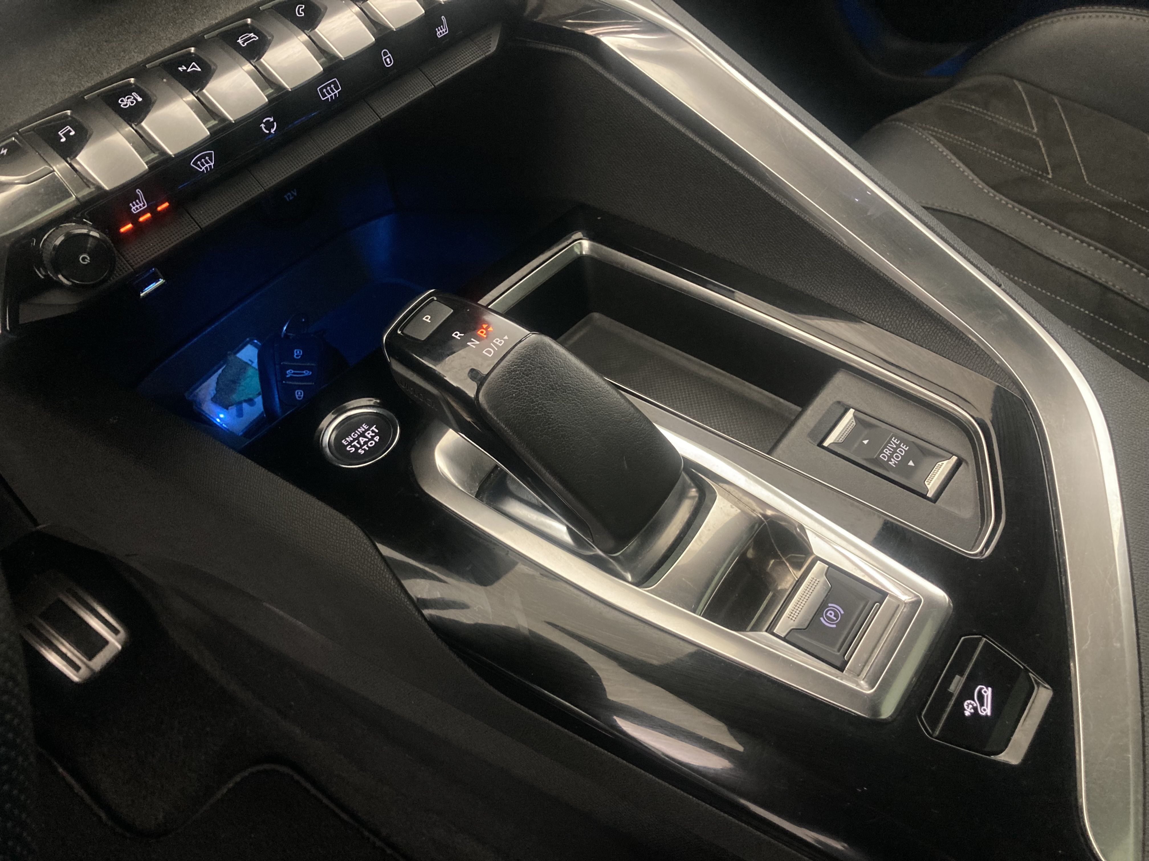 peugeot 3008 gt pack 1.6 HYBRID 300 EAT PHEV 2022 negro perla nera 20