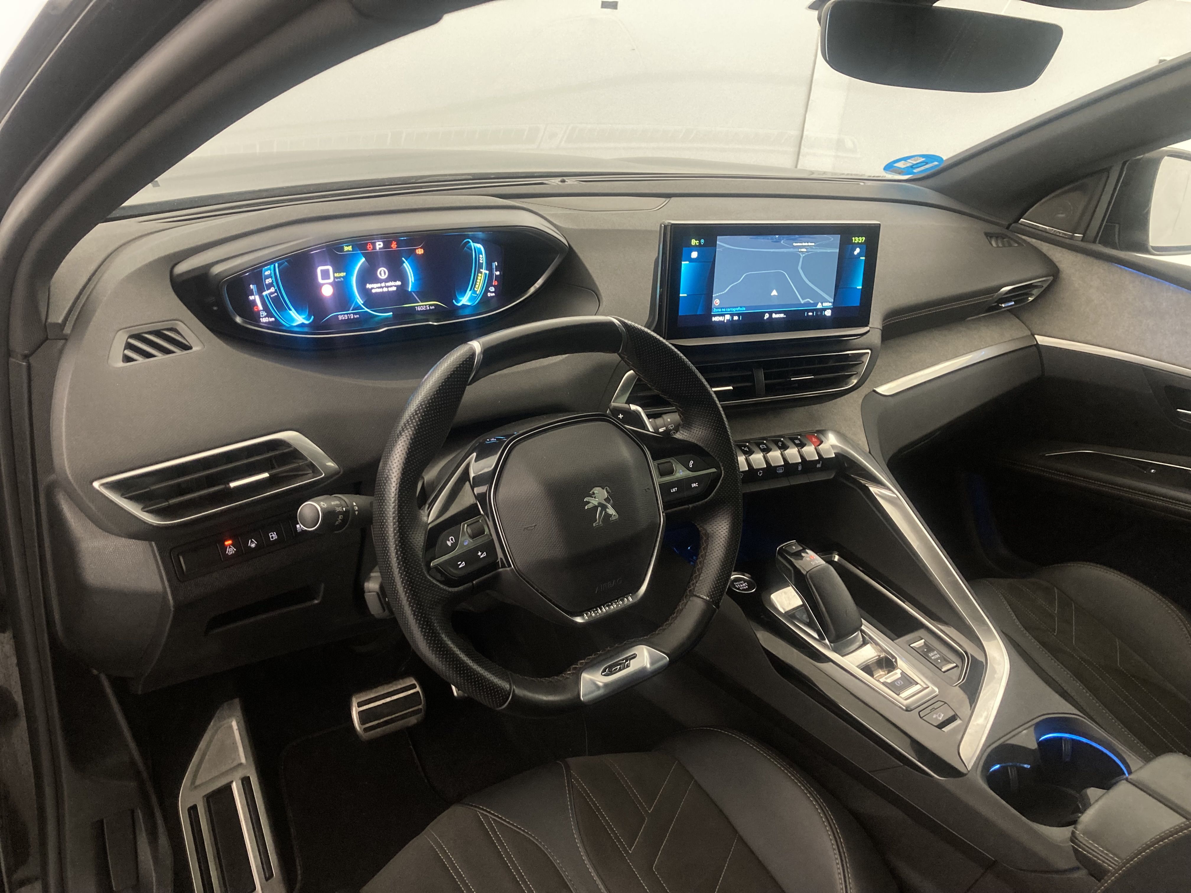 peugeot 3008 gt pack 1.6 HYBRID 300 EAT PHEV 2022 negro perla nera 26