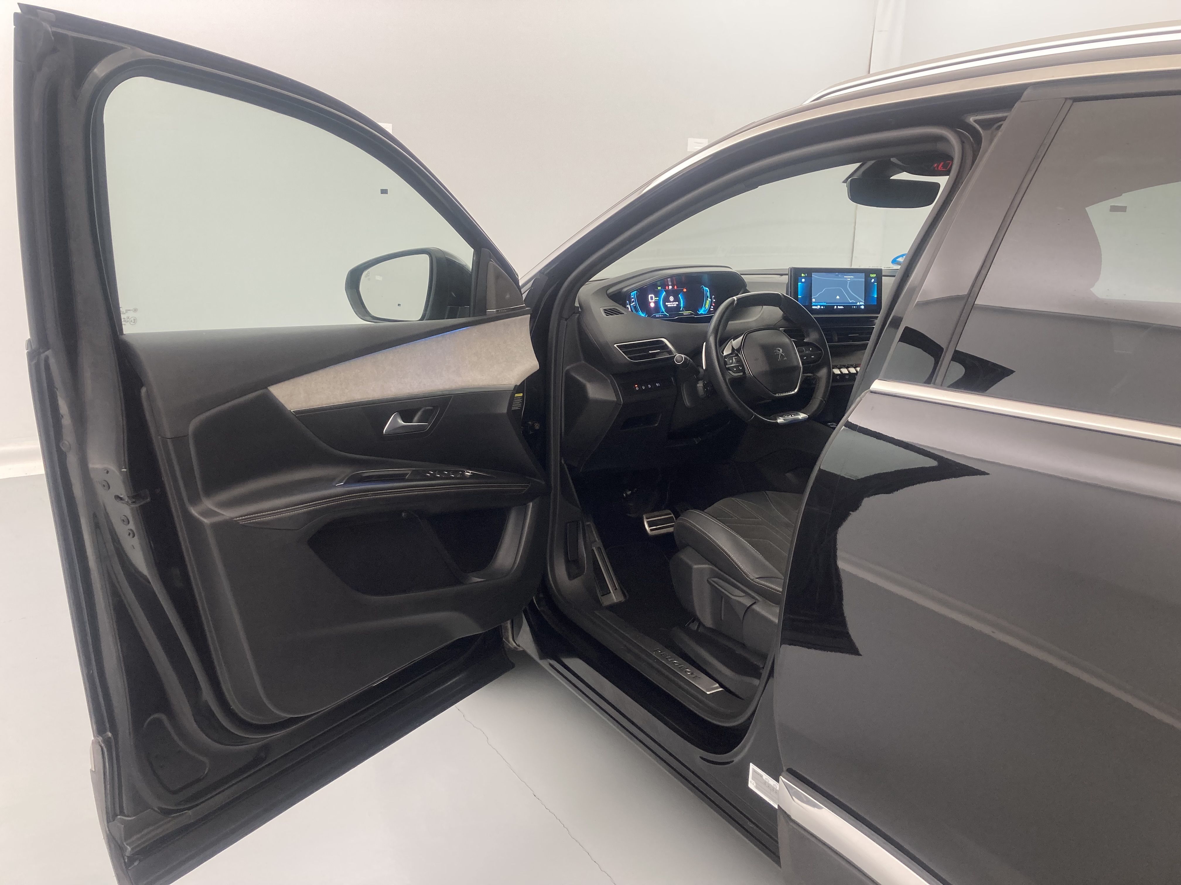 peugeot 3008 gt pack 1.6 HYBRID 300 EAT PHEV 2022 negro perla nera 27