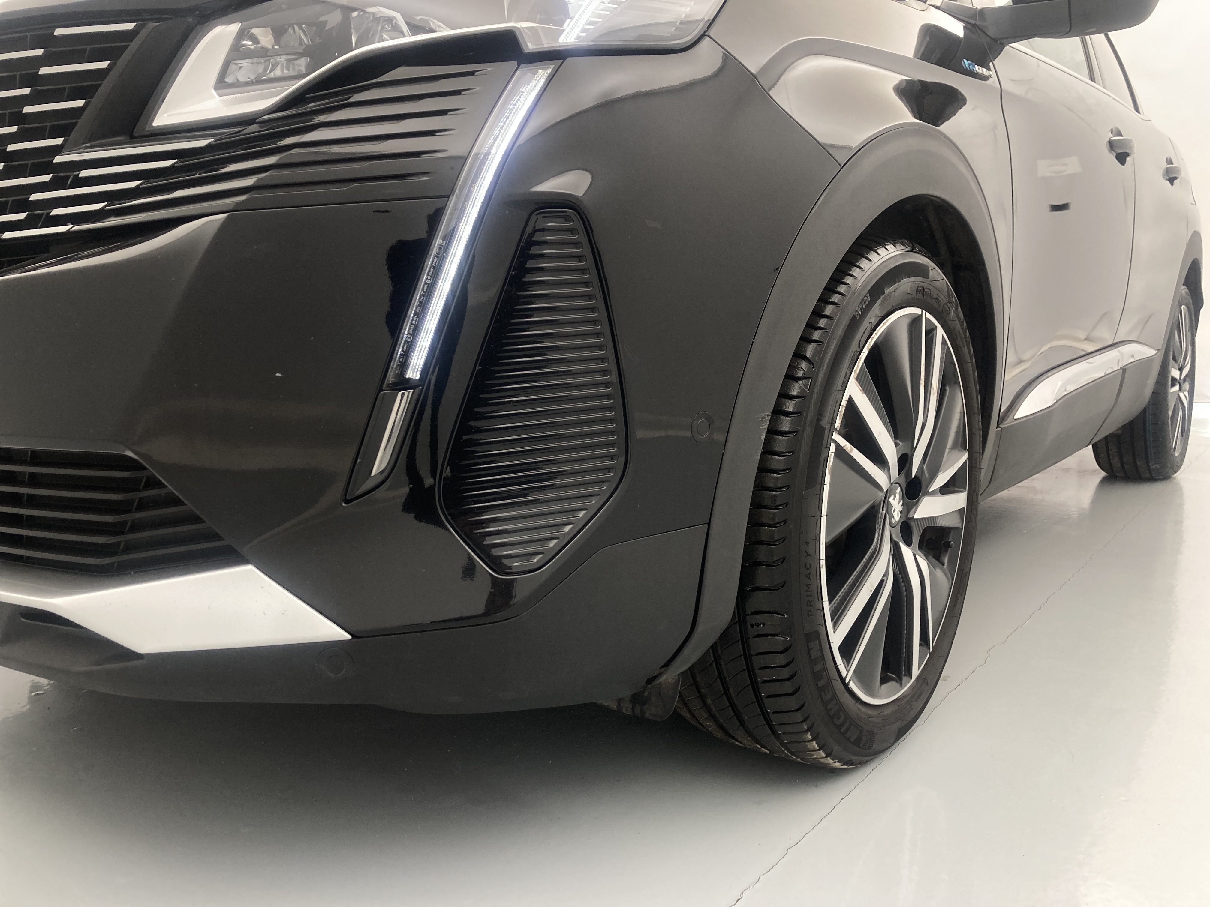 peugeot 3008 gt pack 1.6 HYBRID 300 EAT PHEV 2022 negro perla nera 32