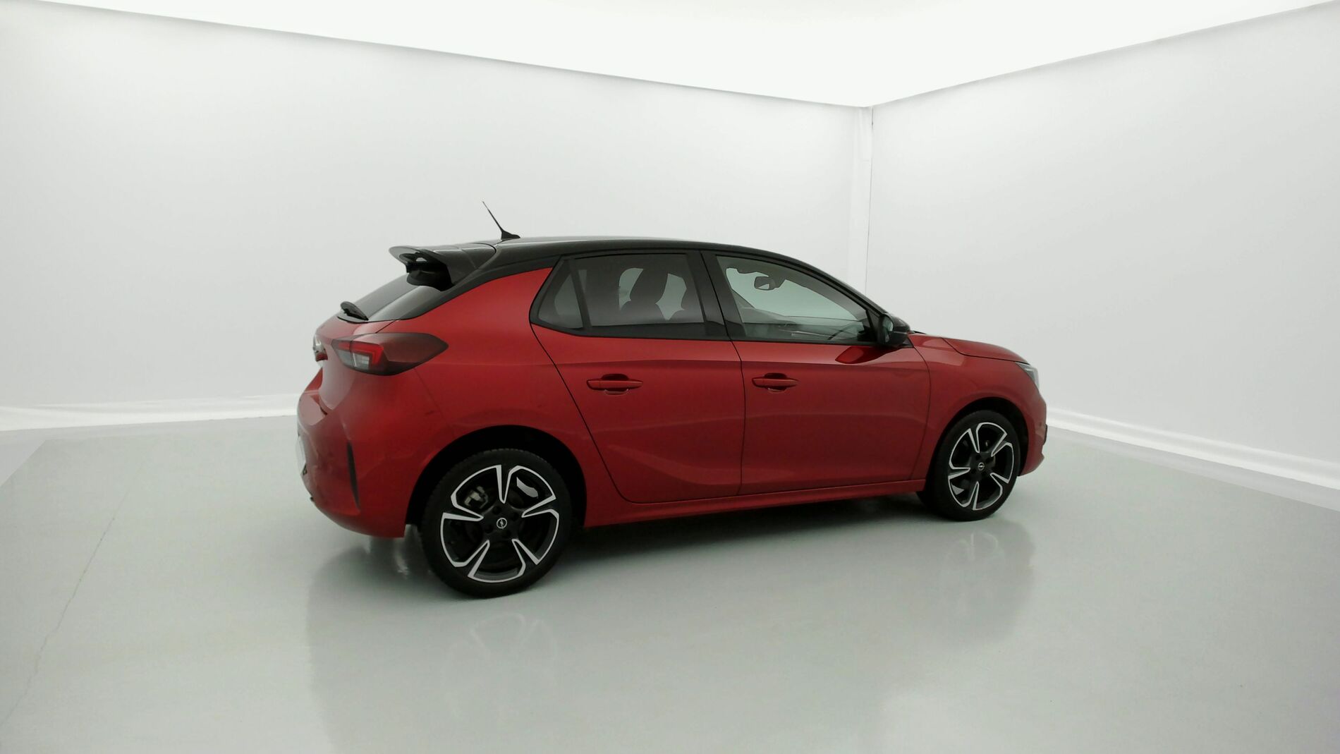 opel corsa gs line 1.2 130 AT 2022 rojo incandescente / negro 8