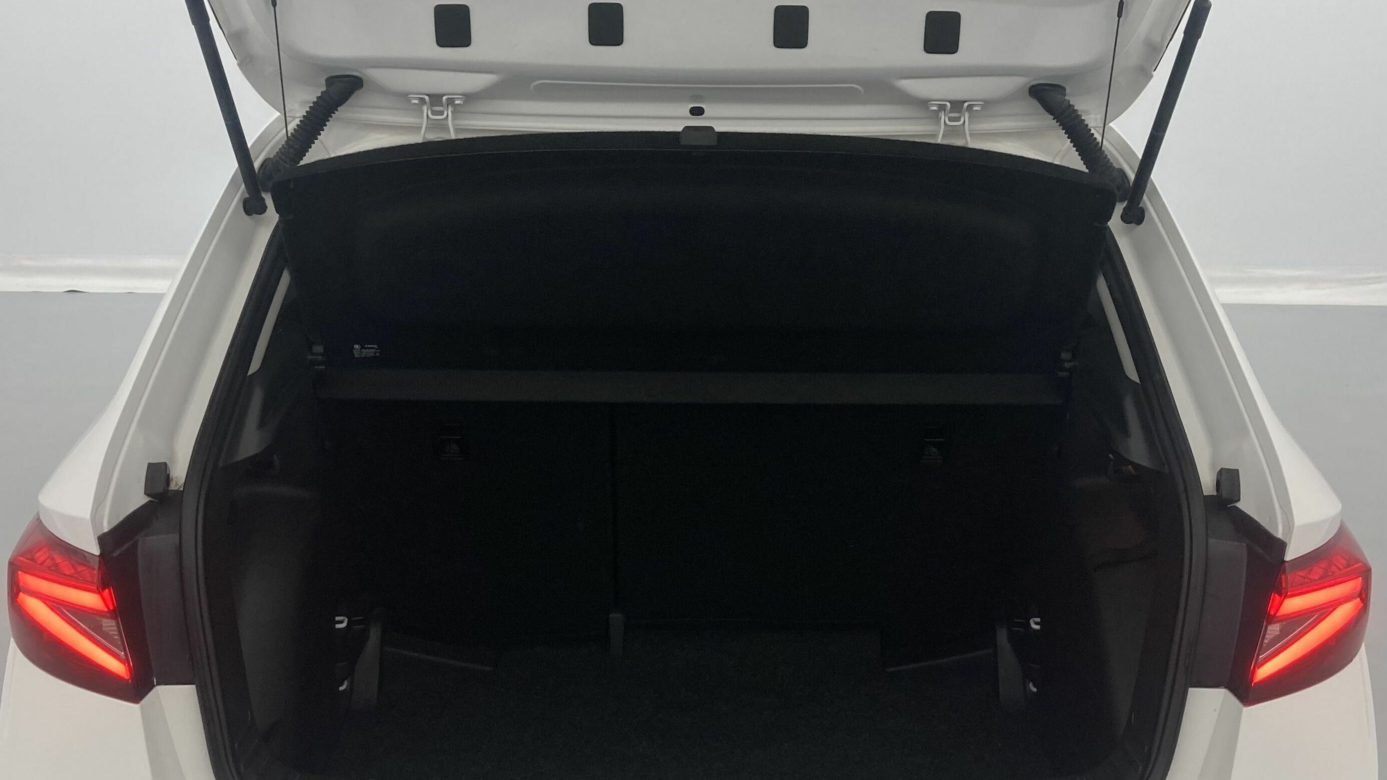 skoda fabia selection 1.0 MPI 80 2024 blanco candy 23