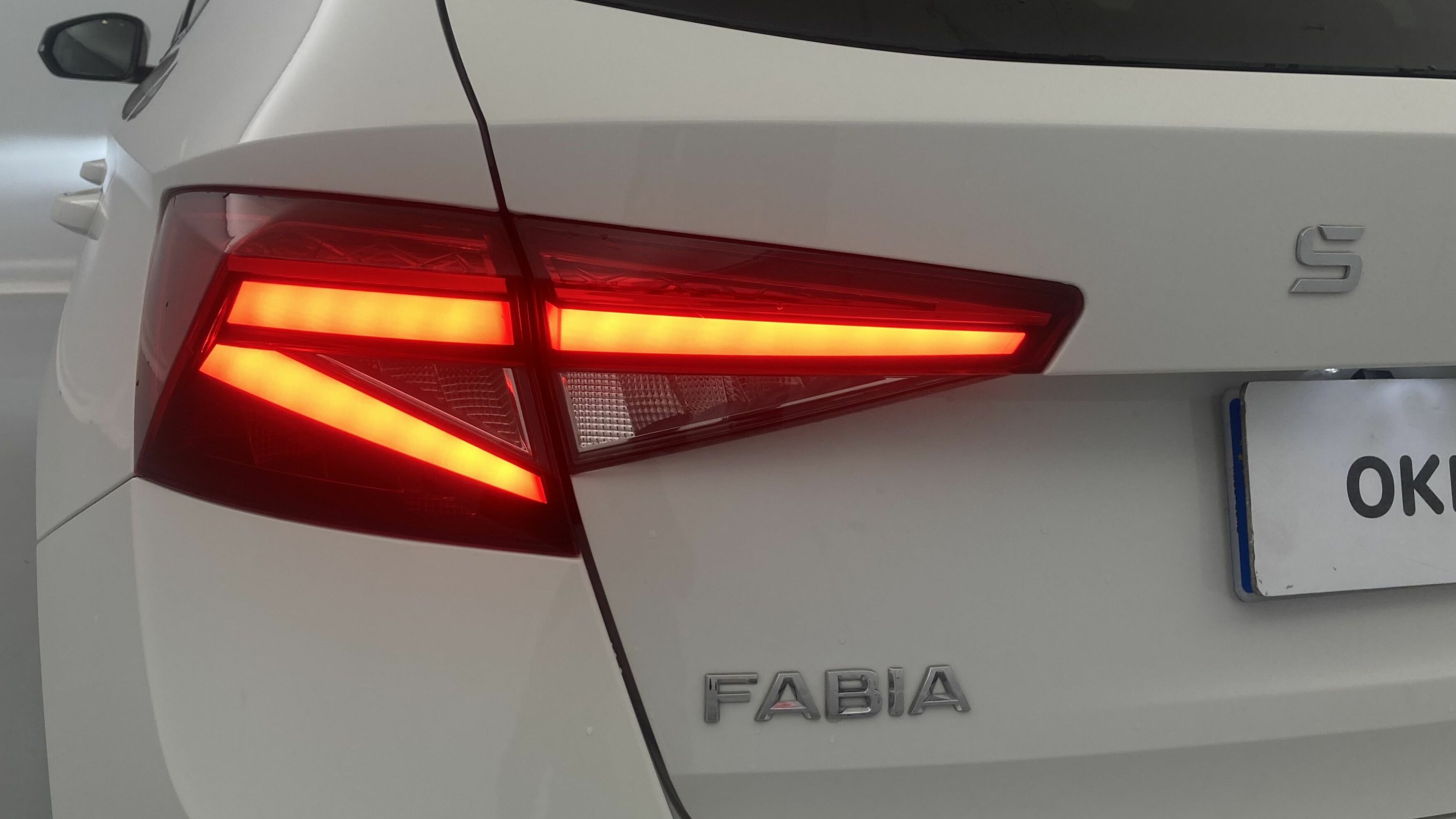 skoda fabia selection 1.0 MPI 80 2024 blanco candy 29