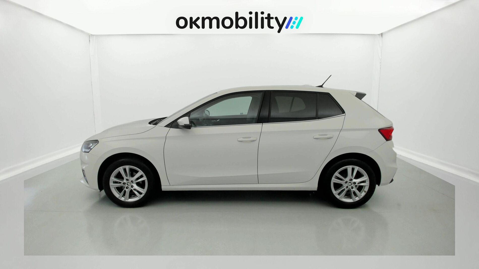 skoda fabia selection 1.0 MPI 80 2024 blanco candy 5