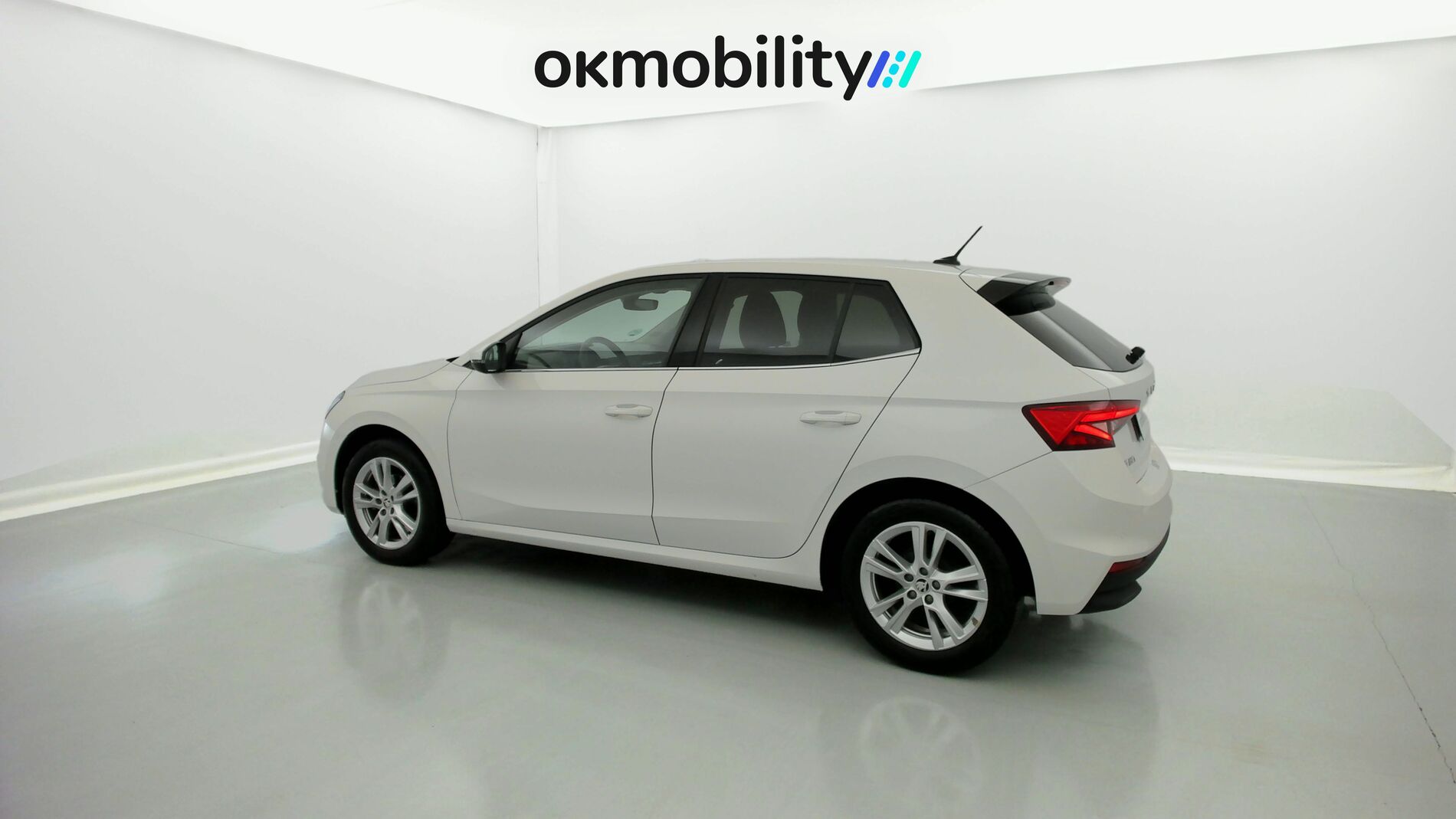 skoda fabia selection 1.0 MPI 80 2024 blanco candy 7