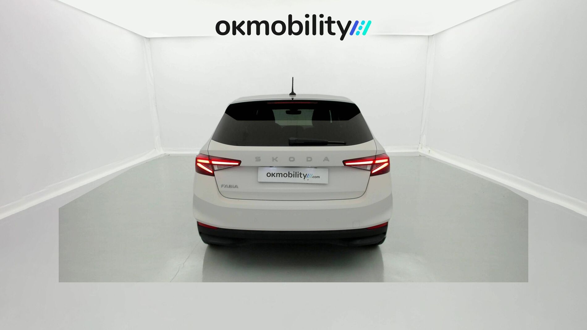 skoda fabia selection 1.0 MPI 80 2024 blanco candy 9