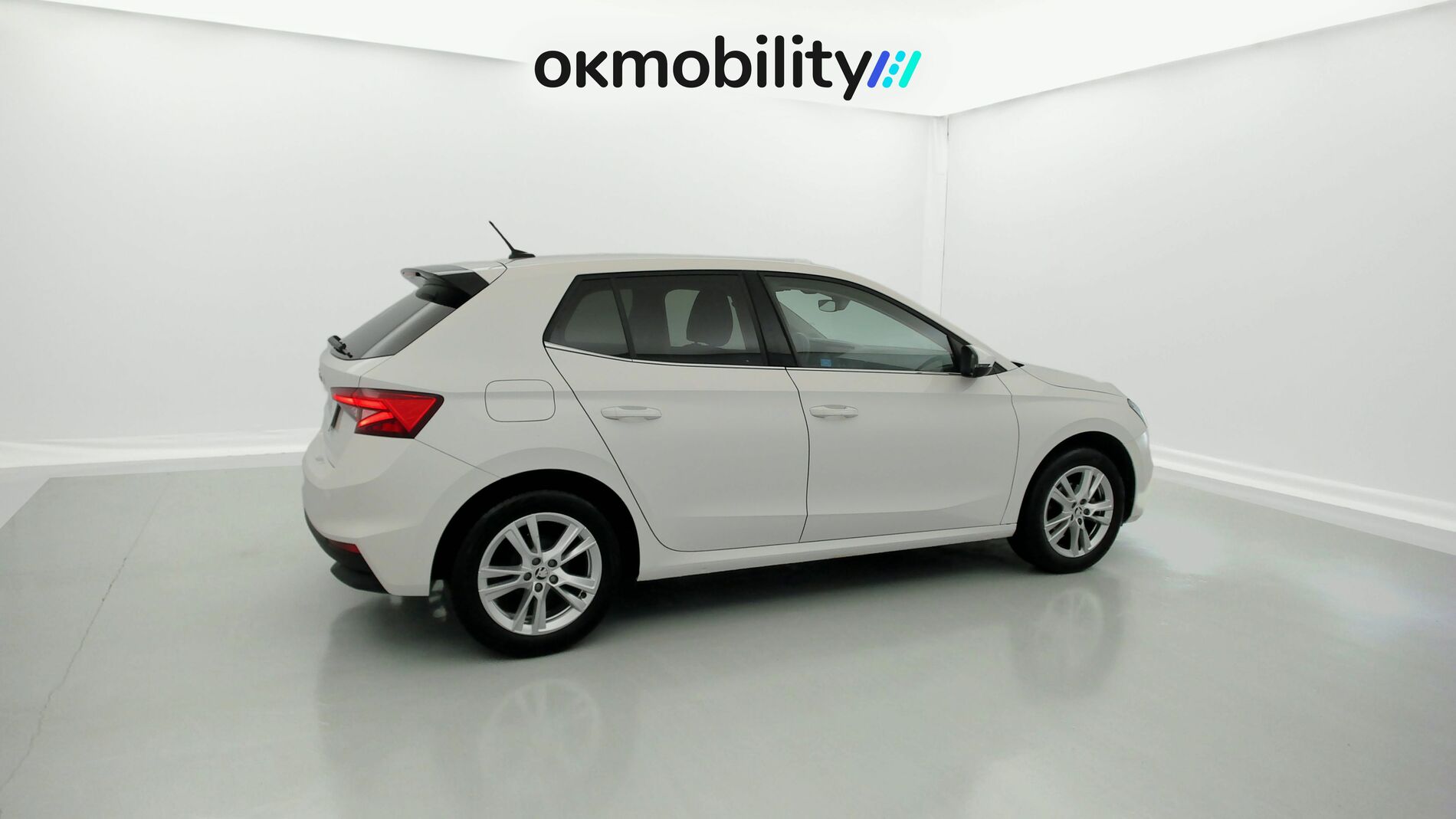 skoda fabia selection 1.0 MPI 80 2024 blanco candy 11