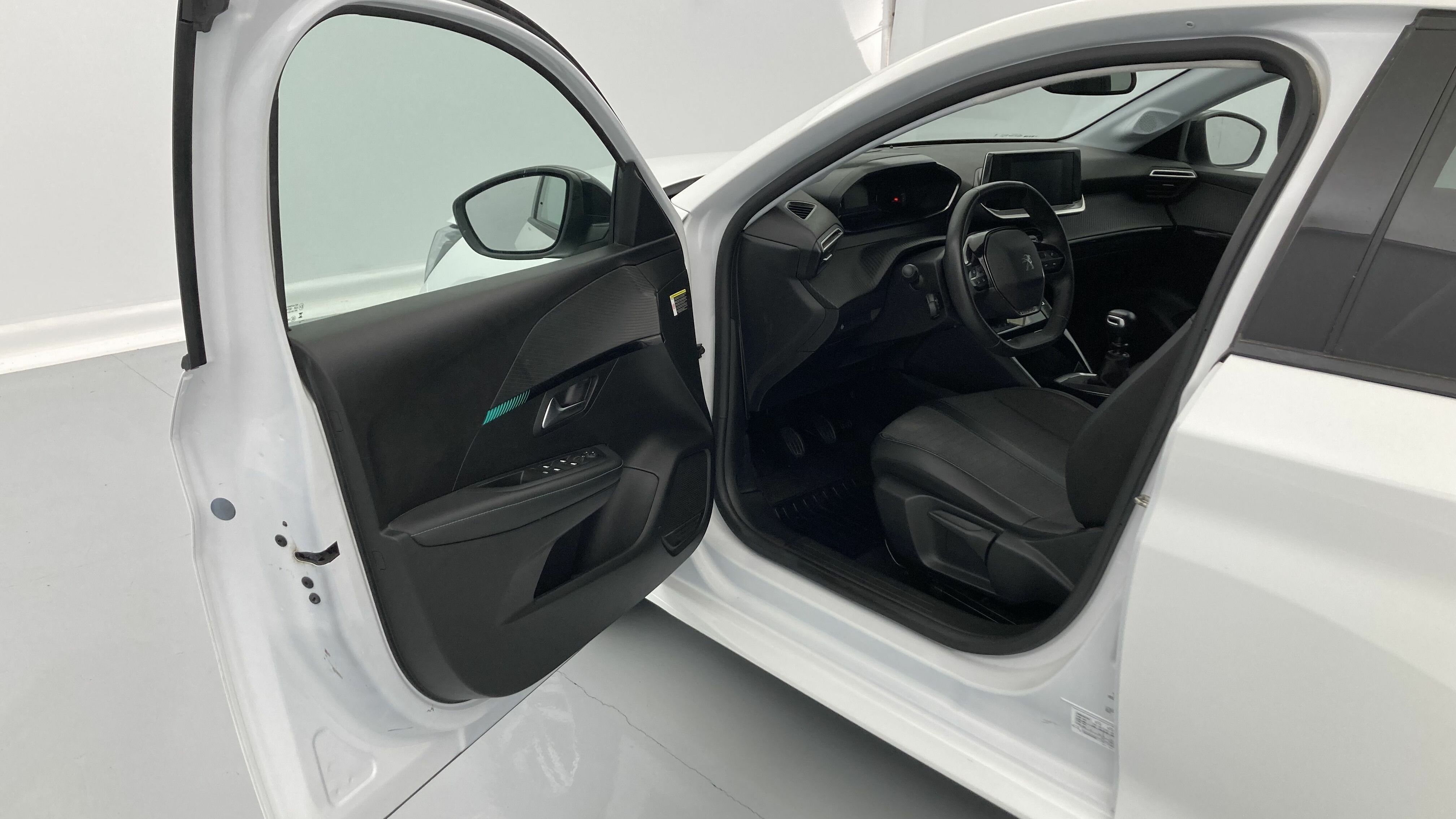 peugeot 208 allure 1.2 PURETECH 100 2024 blanco banquise 10