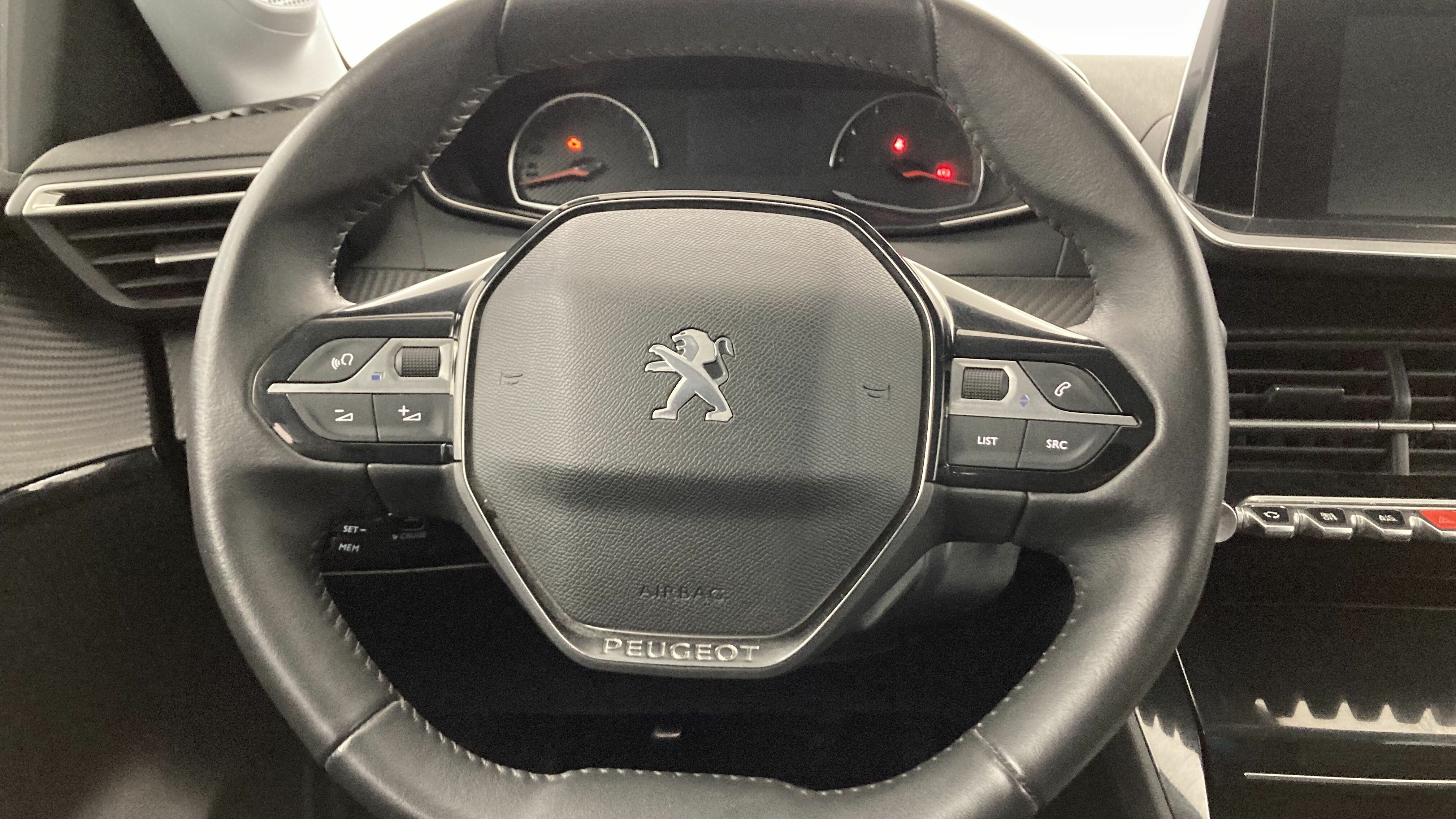 peugeot 208 allure 1.2 PURETECH 100 2024 blanco banquise 13