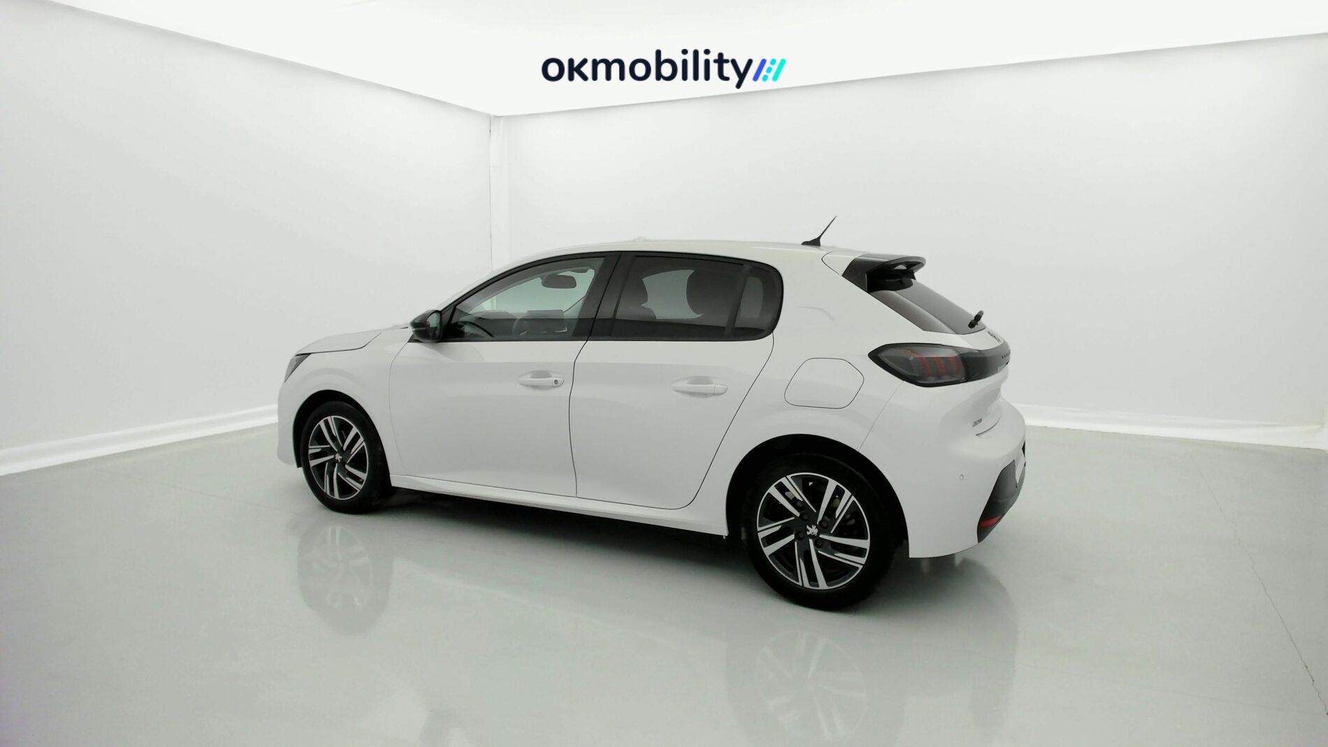 peugeot 208 allure 1.2 PURETECH 100 2024 blanco banquise 4