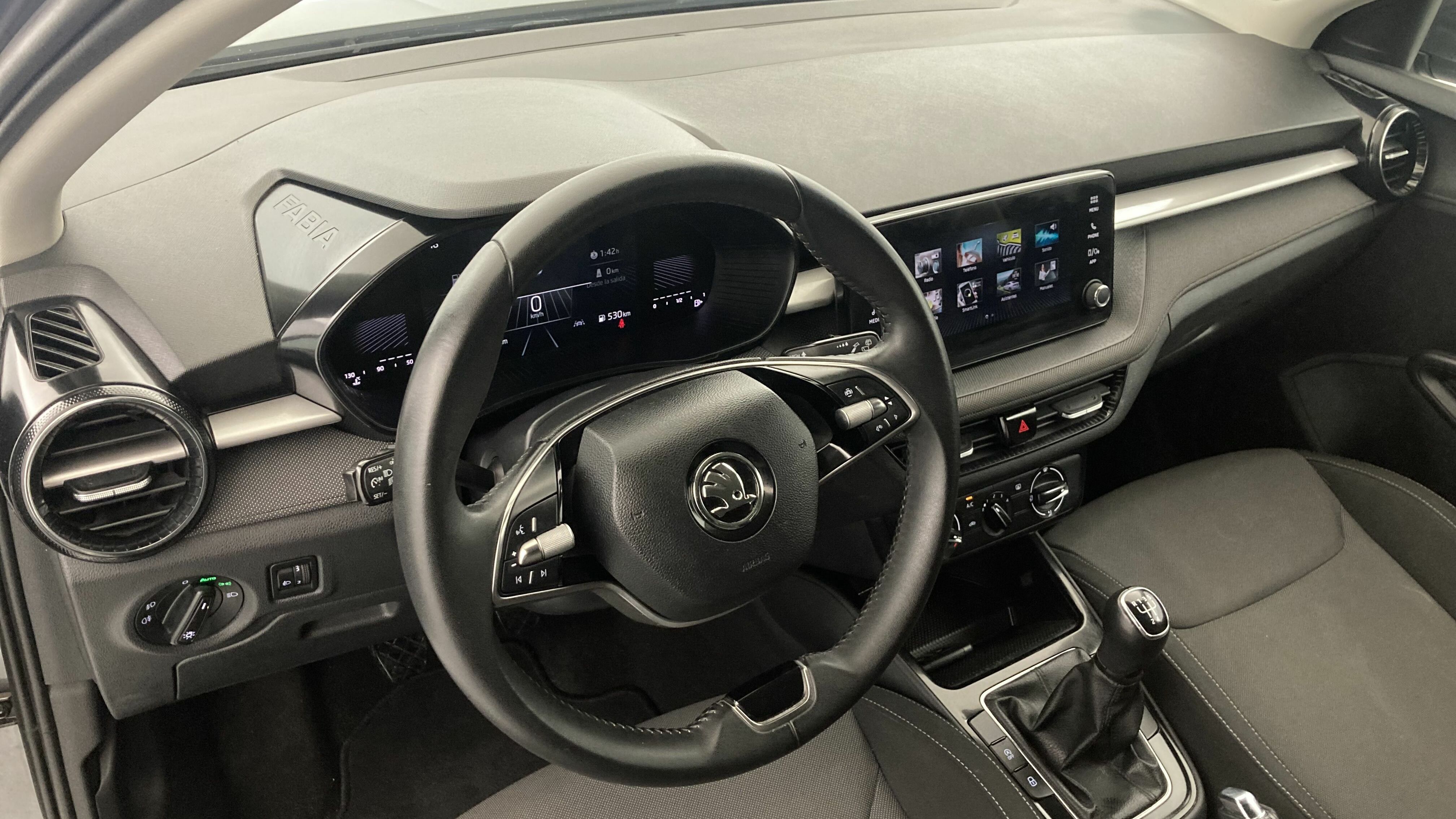 skoda fabia selection 1.0 MPI 80 2024 gris graphite 14