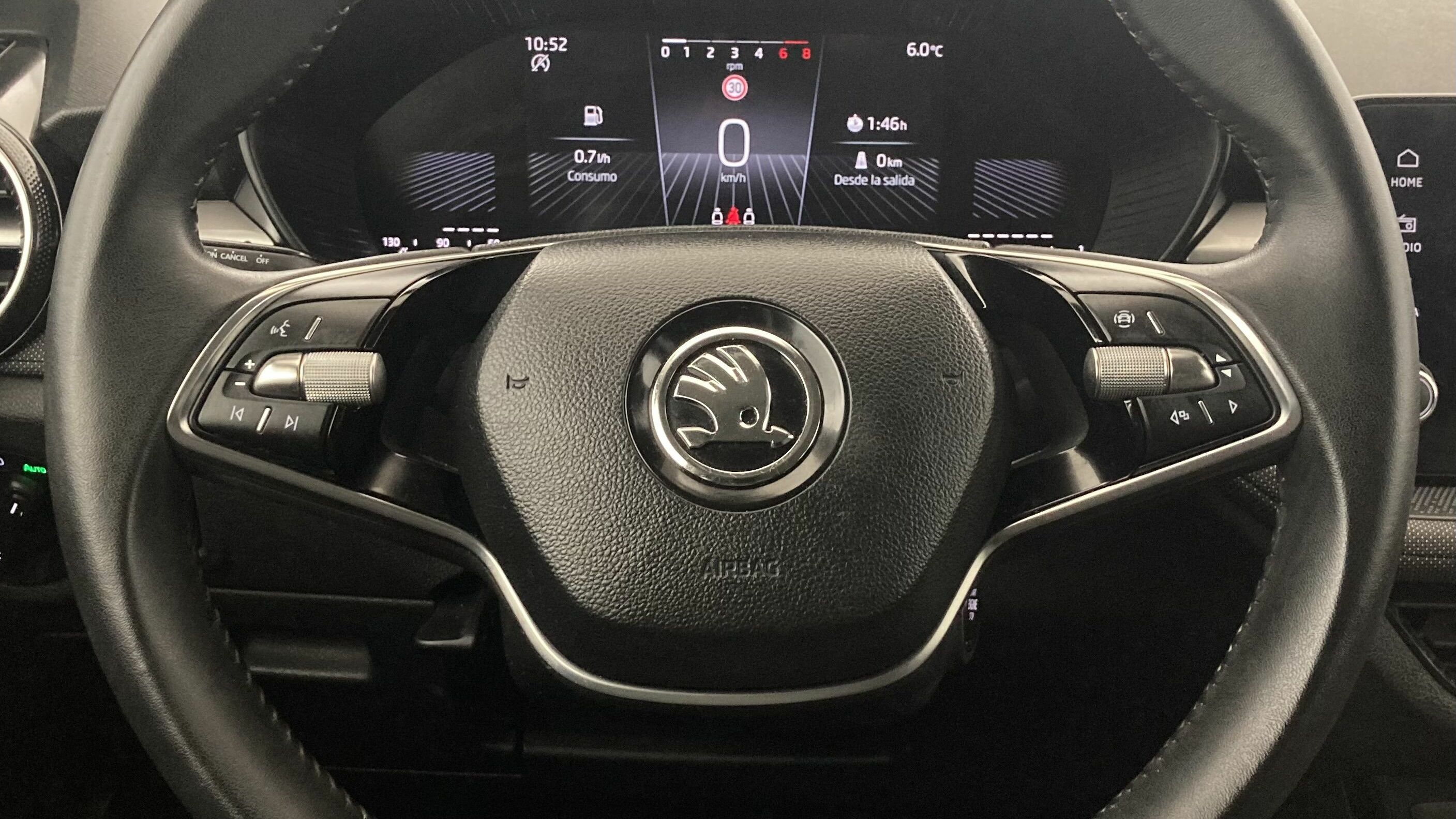 skoda fabia selection 1.0 MPI 80 2024 gris graphite 16