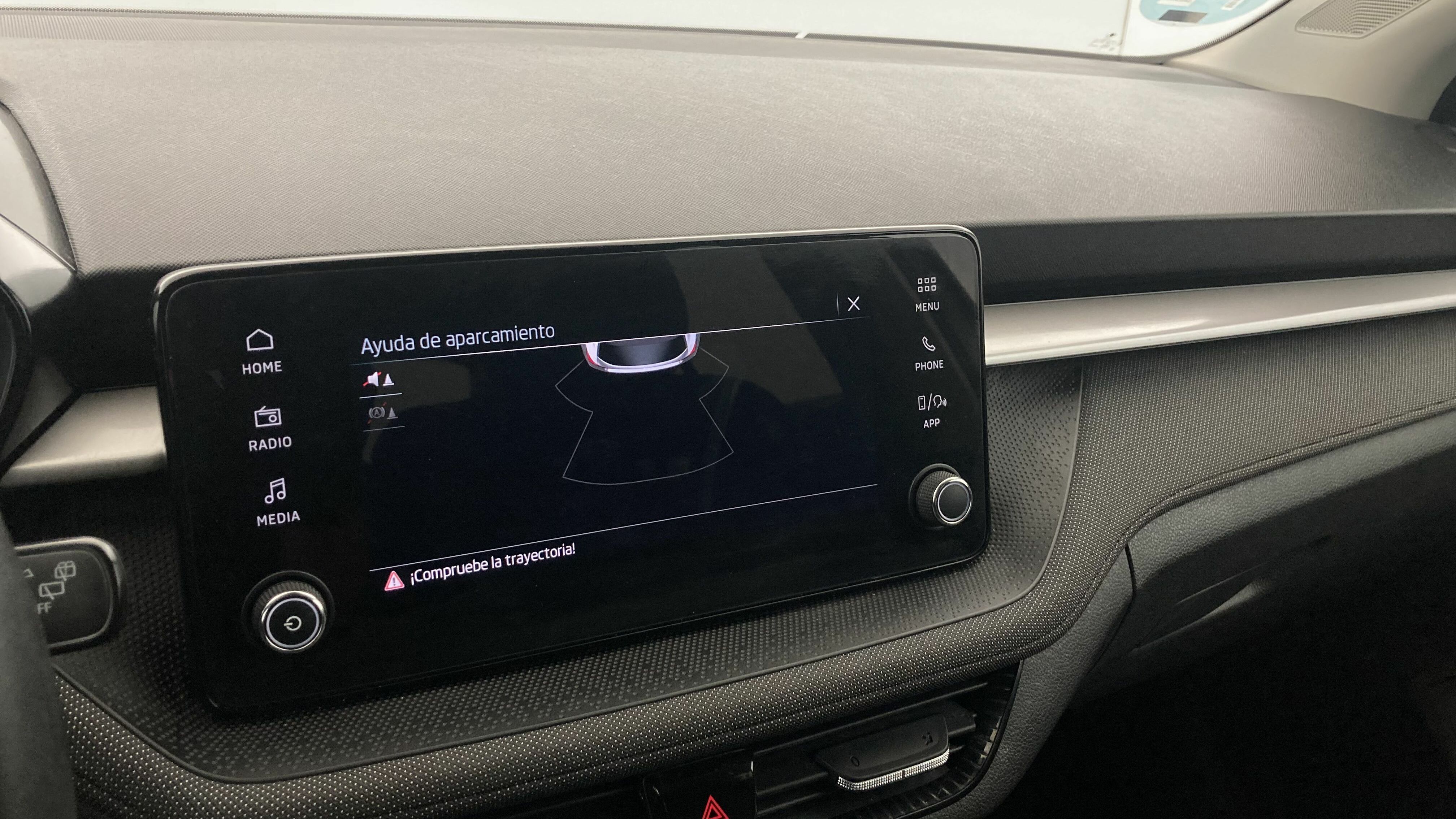 skoda fabia selection 1.0 MPI 80 2024 gris graphite 18