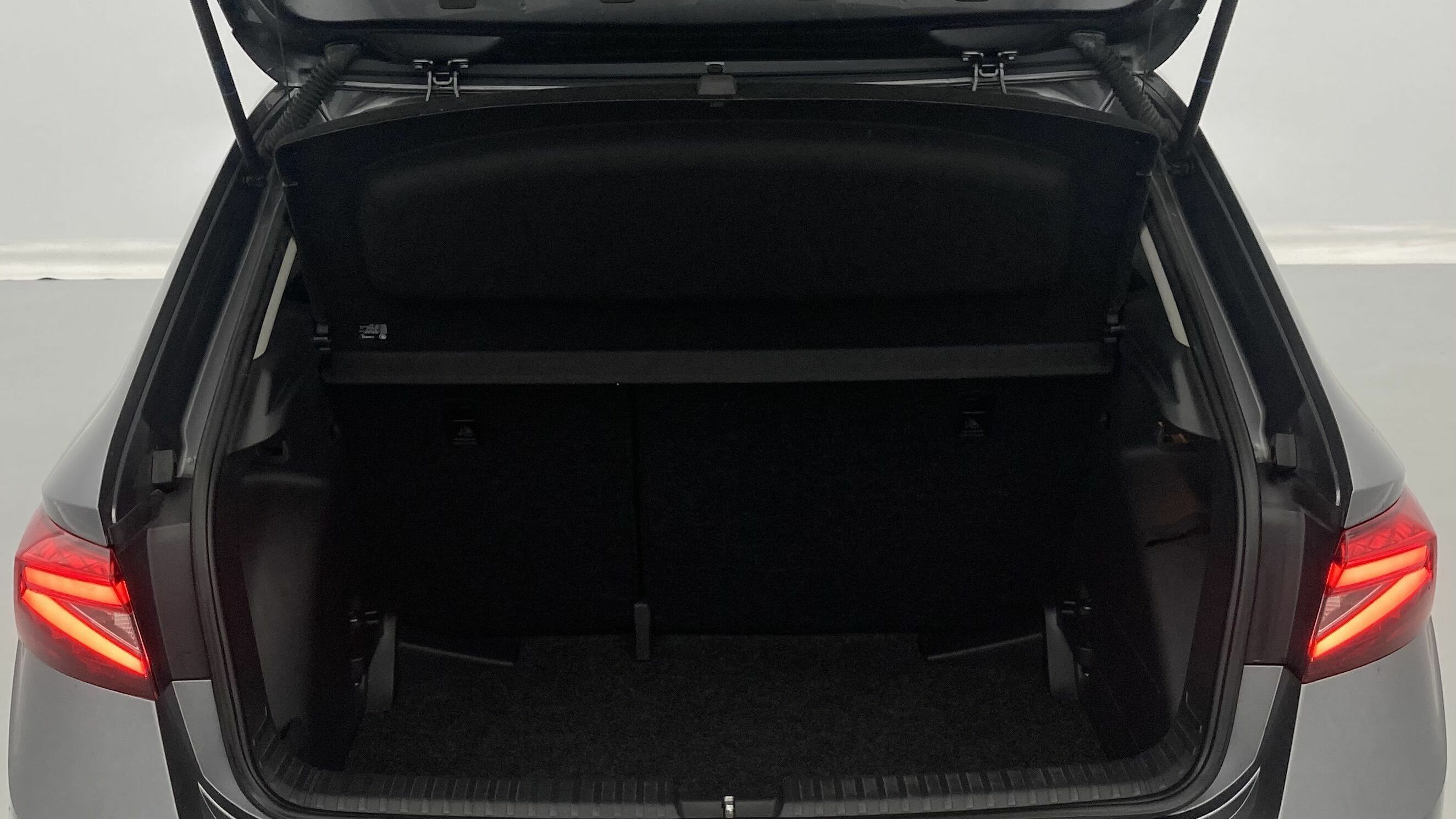 skoda fabia selection 1.0 MPI 80 2024 gris graphite 23