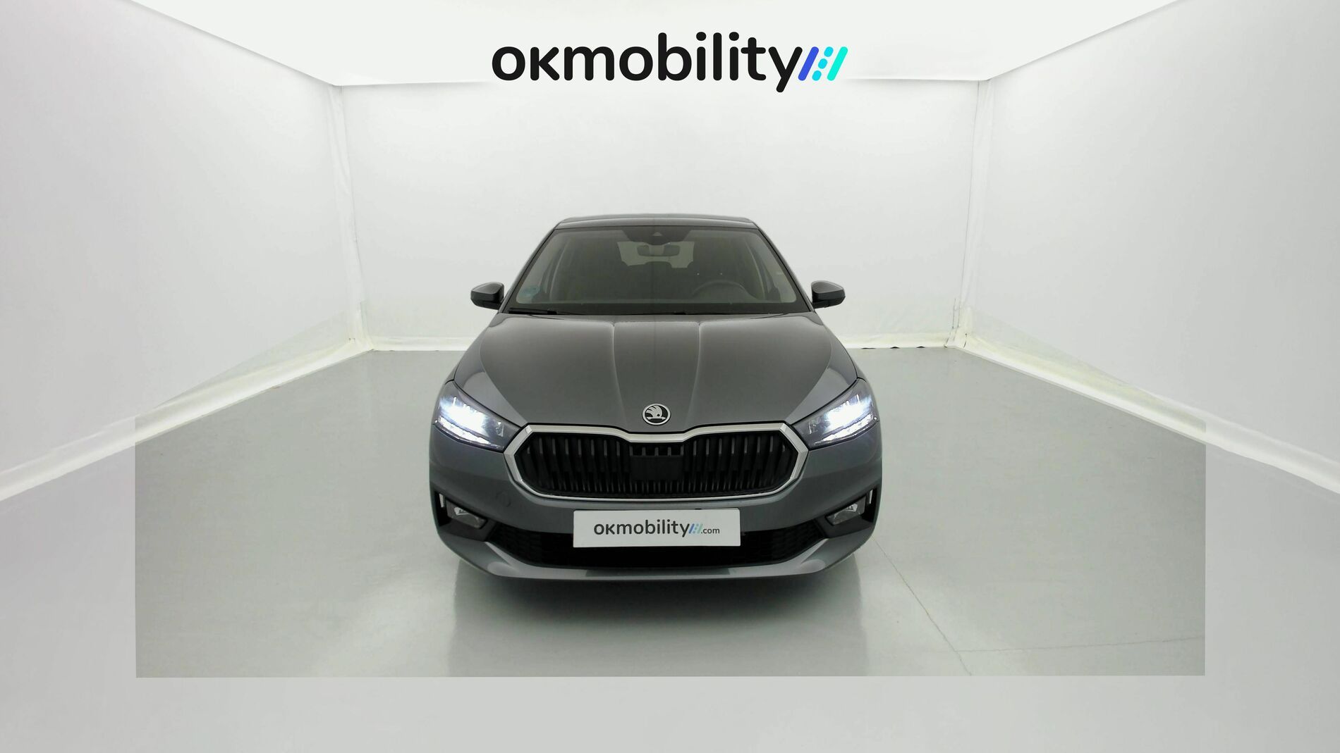 skoda fabia selection 1.0 MPI 80 2024 gris graphite 3